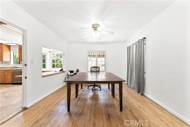 739 W Glenoaks