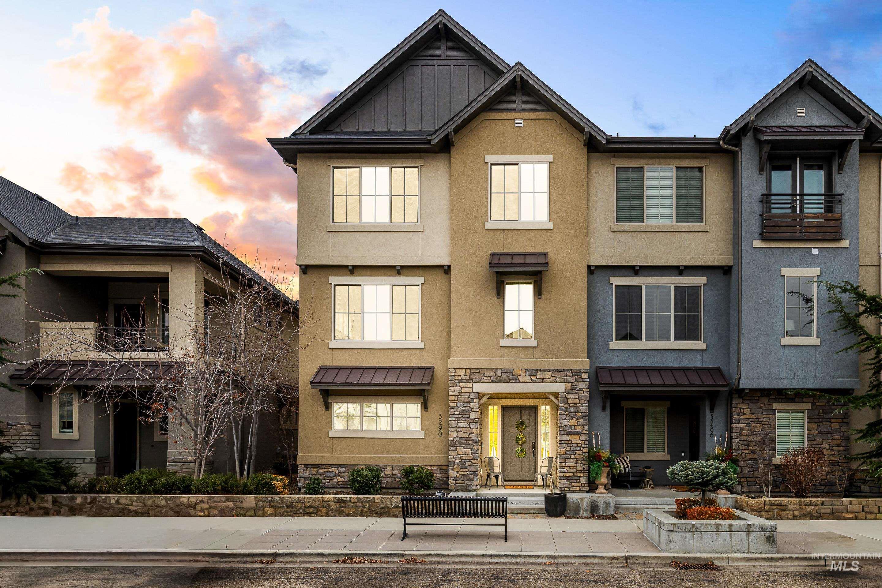 3290 E Thoroughbred Lane