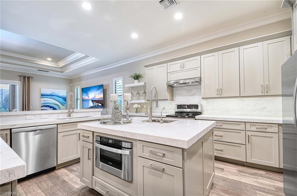 2867 Coco Lakes DR