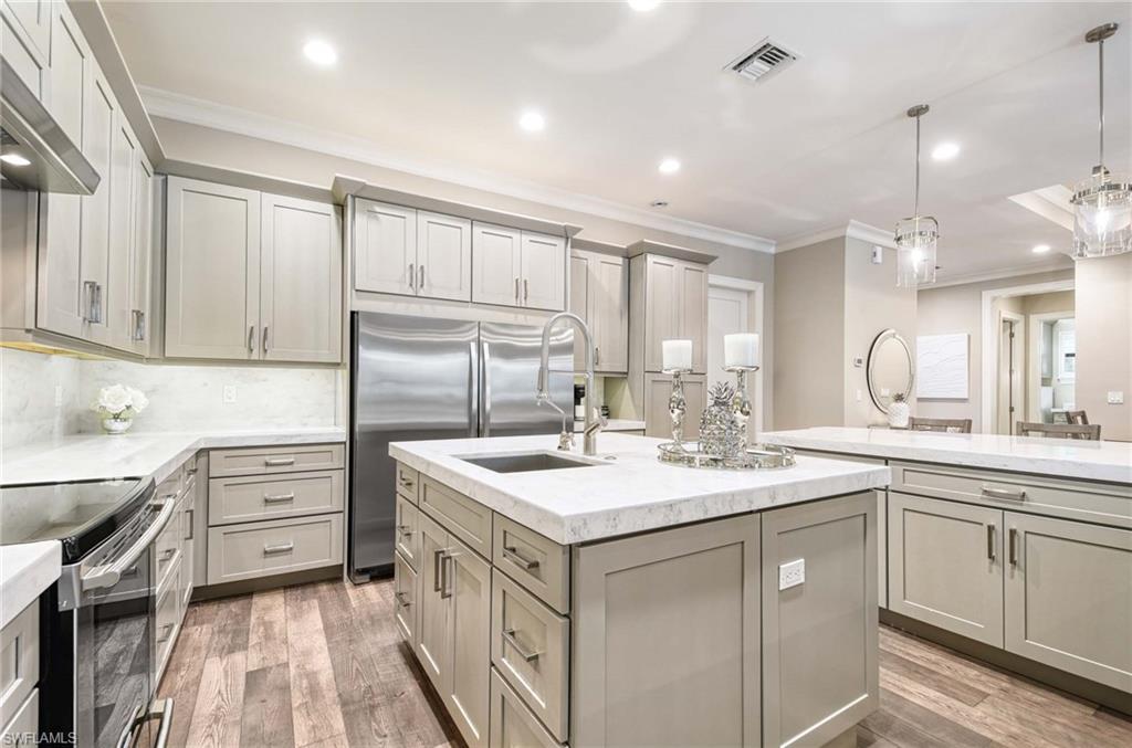 2867 Coco Lakes DR