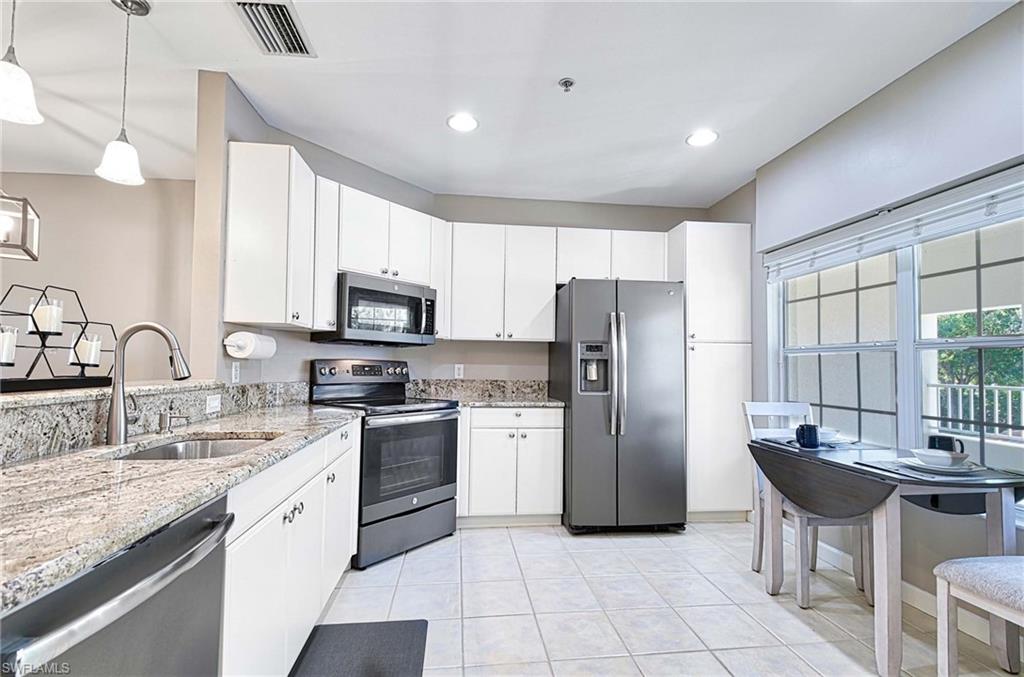 3035 Horizon LN 2206