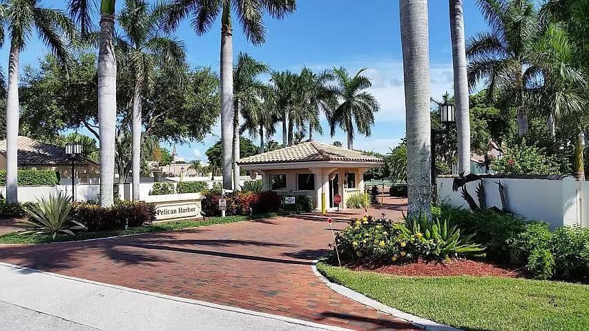 100 Pelican Pointe Drive 103