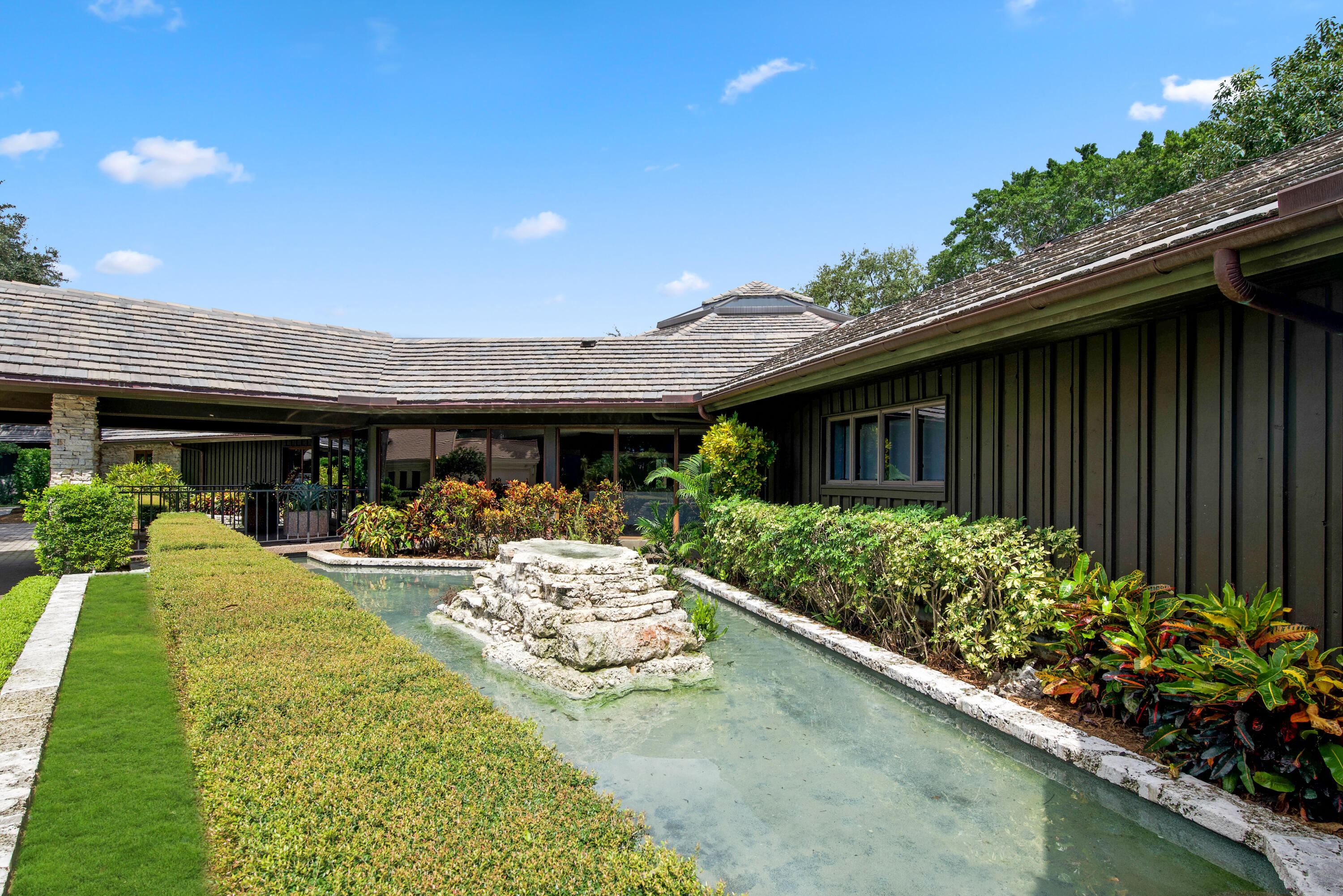 19700 Oakbrook Circle