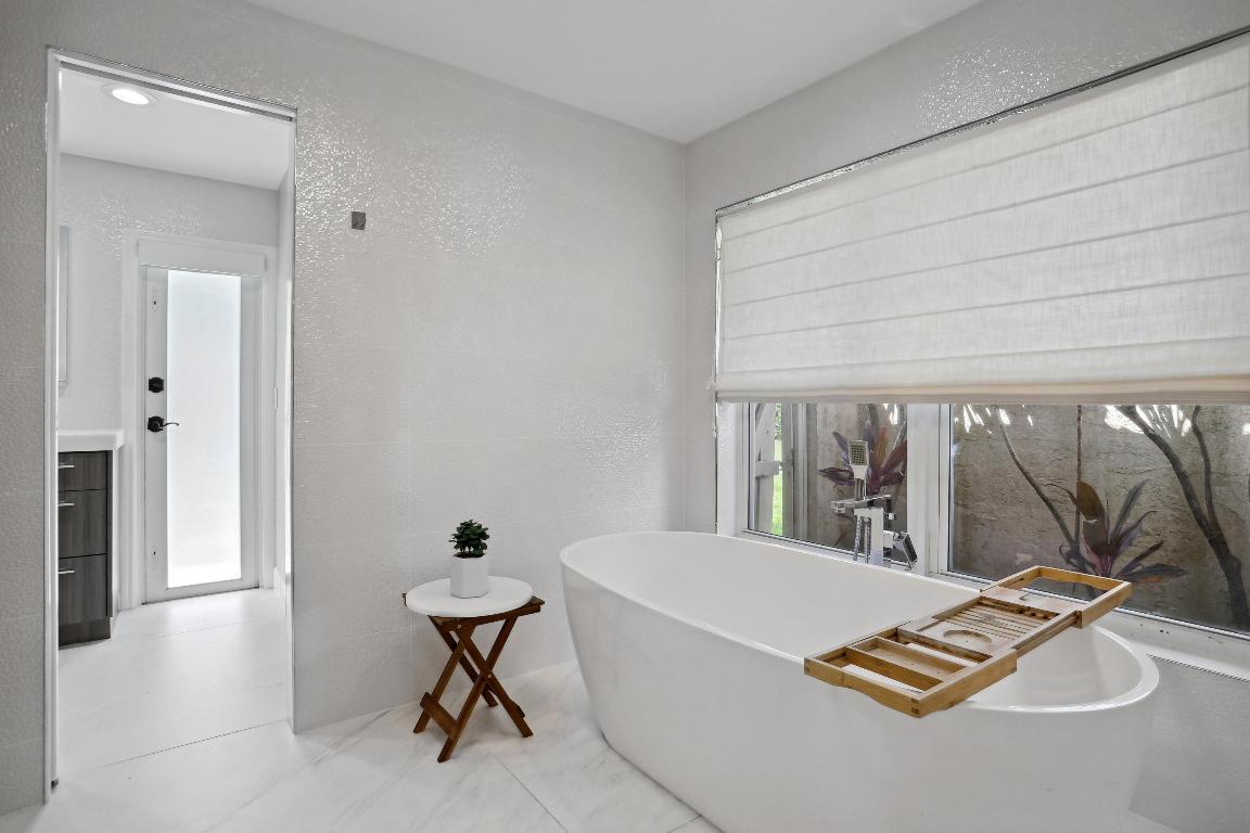 660 NW 101 Ter Terrace