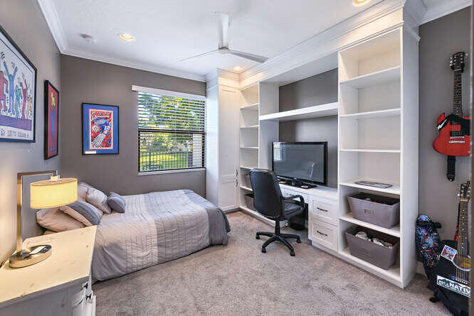 13822 Moss Agate Avenue