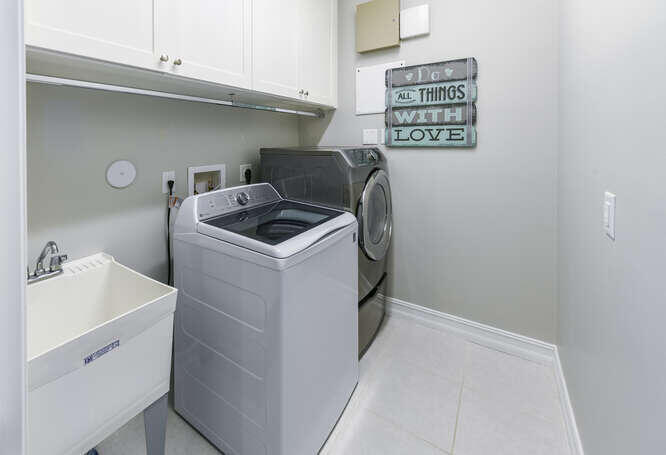 13822 Moss Agate Avenue