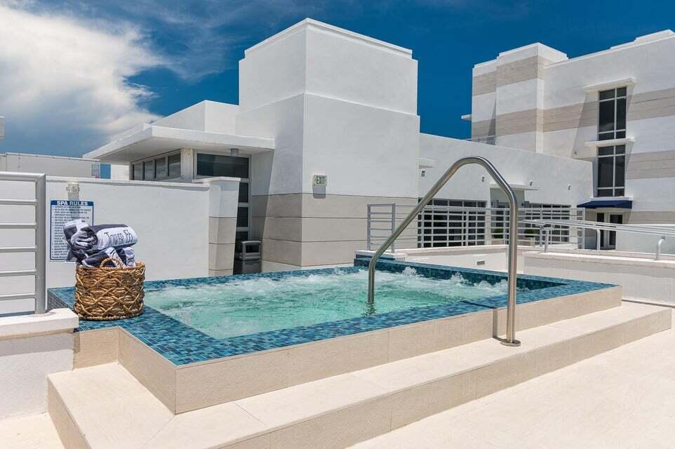 155 E Boca Raton Road Unit: 907