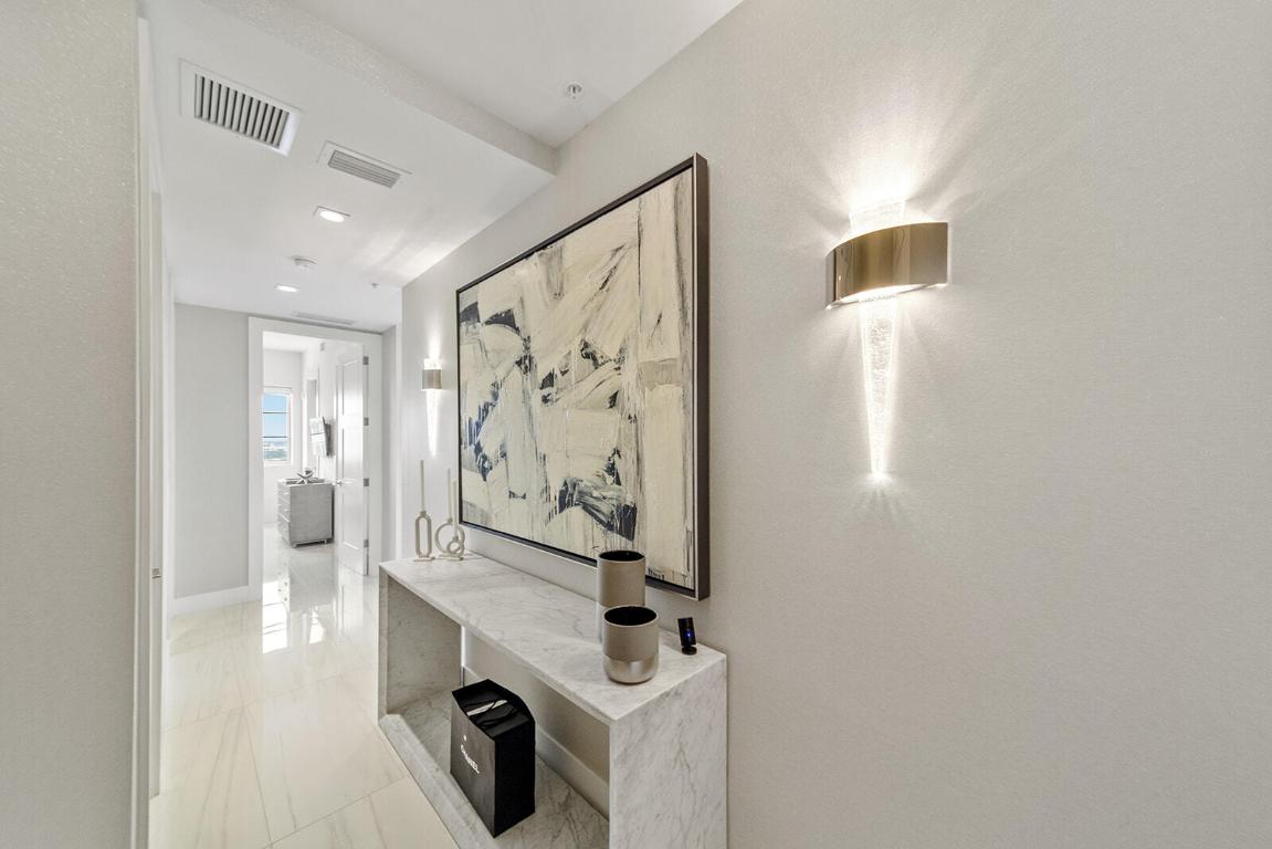 155 E Boca Raton Road Unit: 907