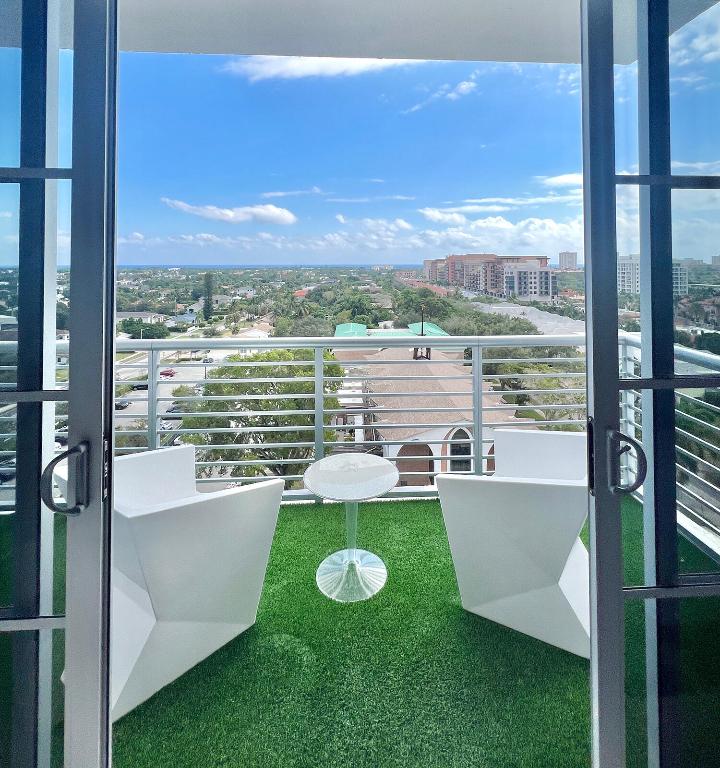 155 E Boca Raton Road Unit: 907