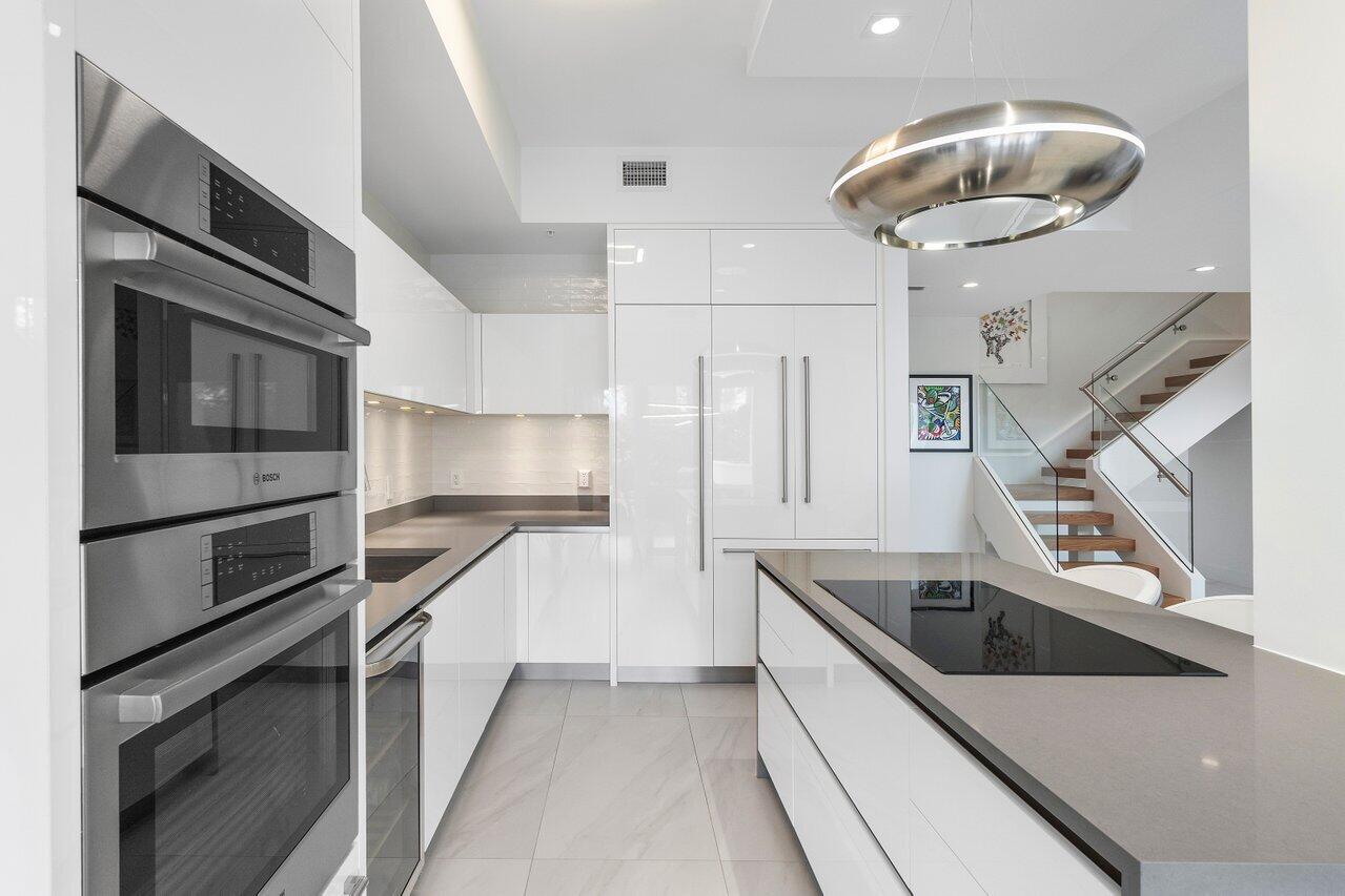 155 E Boca Raton Road Unit: Th2