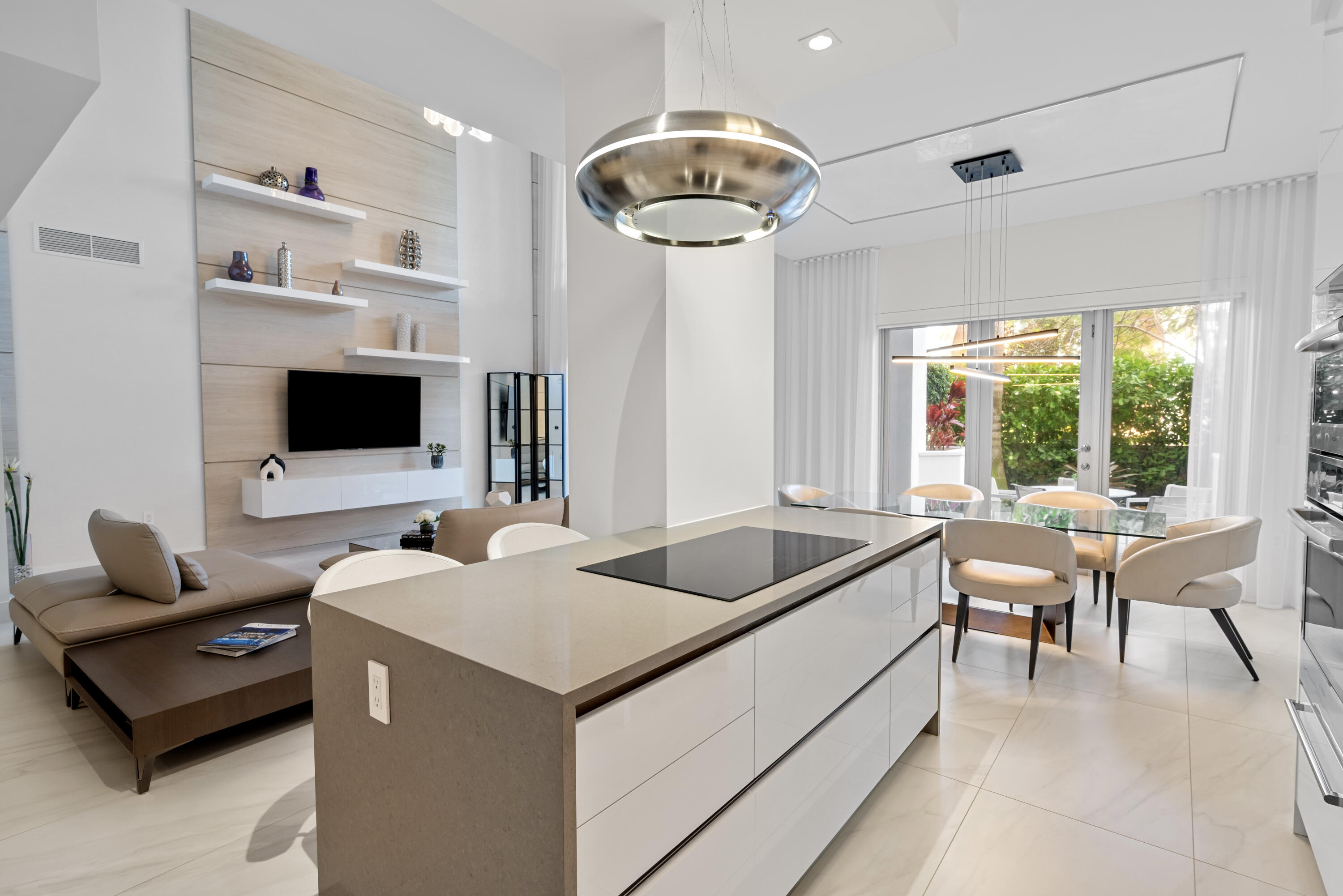 155 E Boca Raton Road Unit: Th2