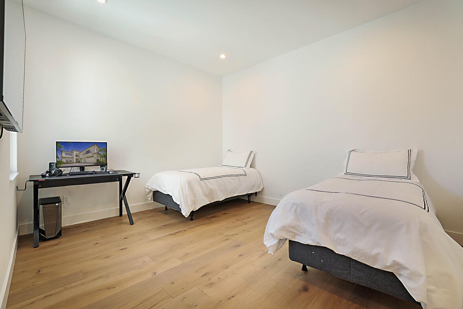 9119 Benedetta Place