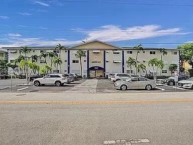 2000 Diana Drive 304