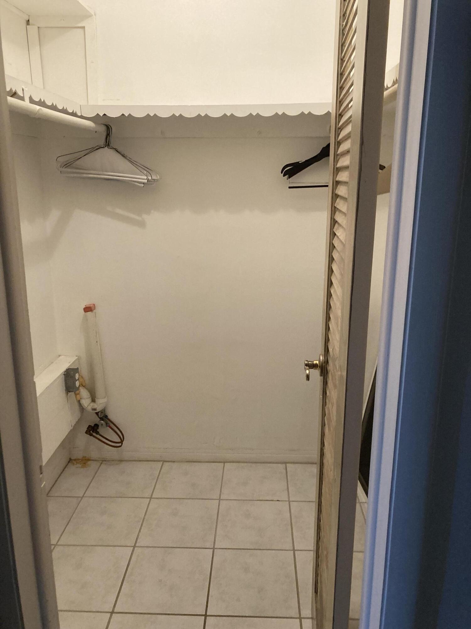 2000 Diana Drive 304