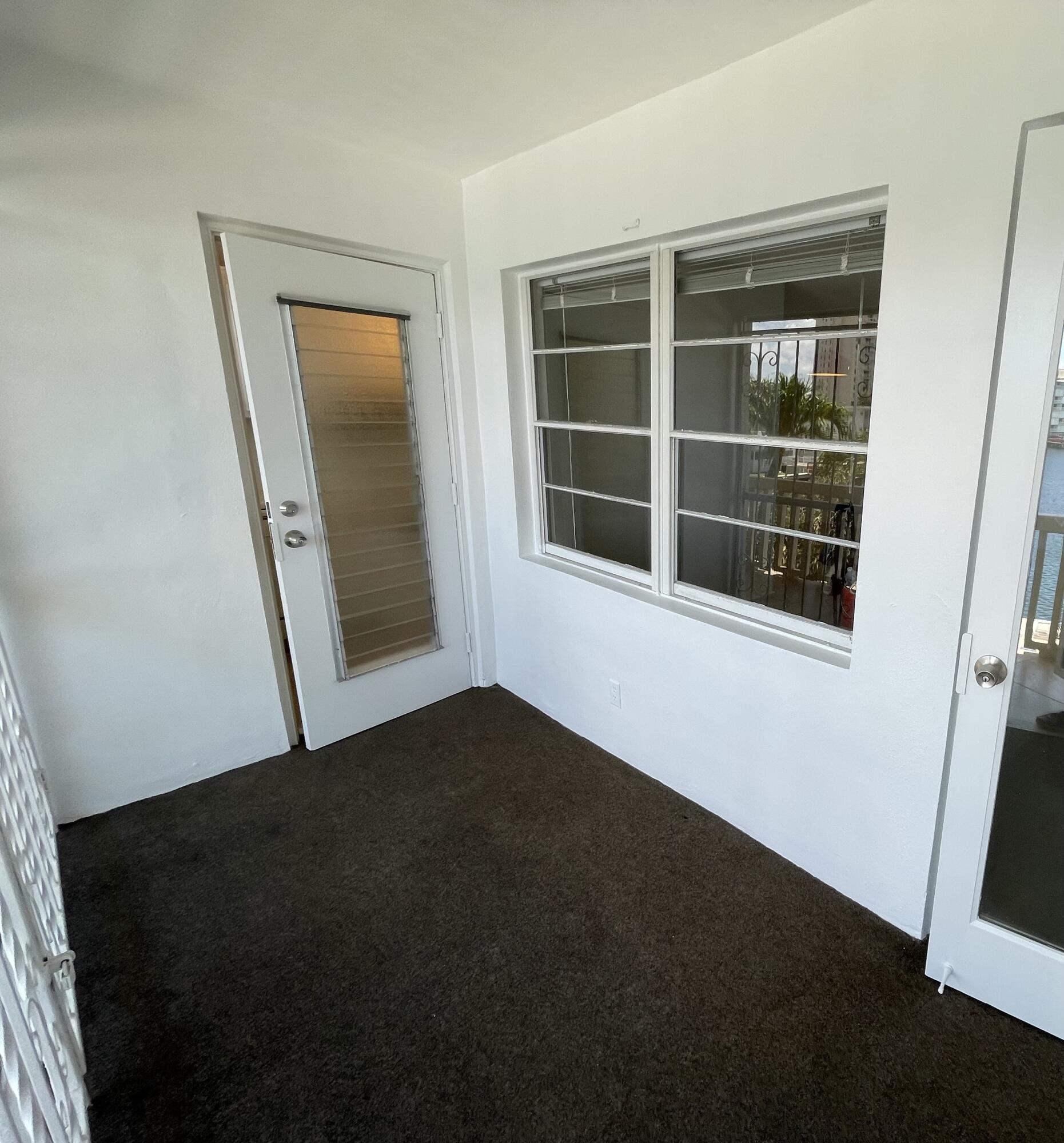 2000 Diana Drive 304