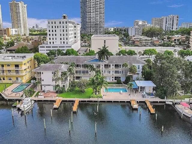 2000 Diana Drive 304