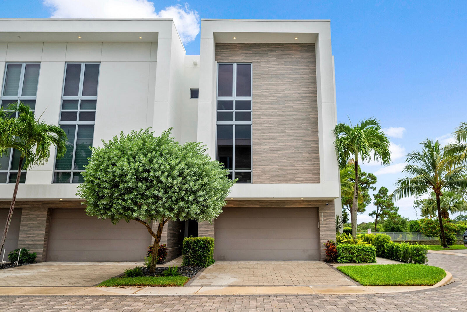 1711 NW 42nd Drive
