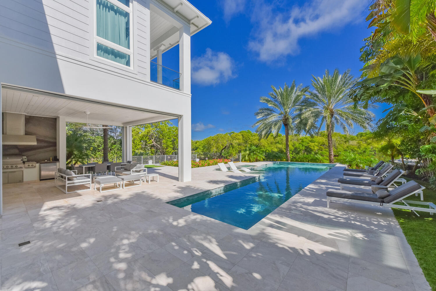 551 NE Waterway Lane