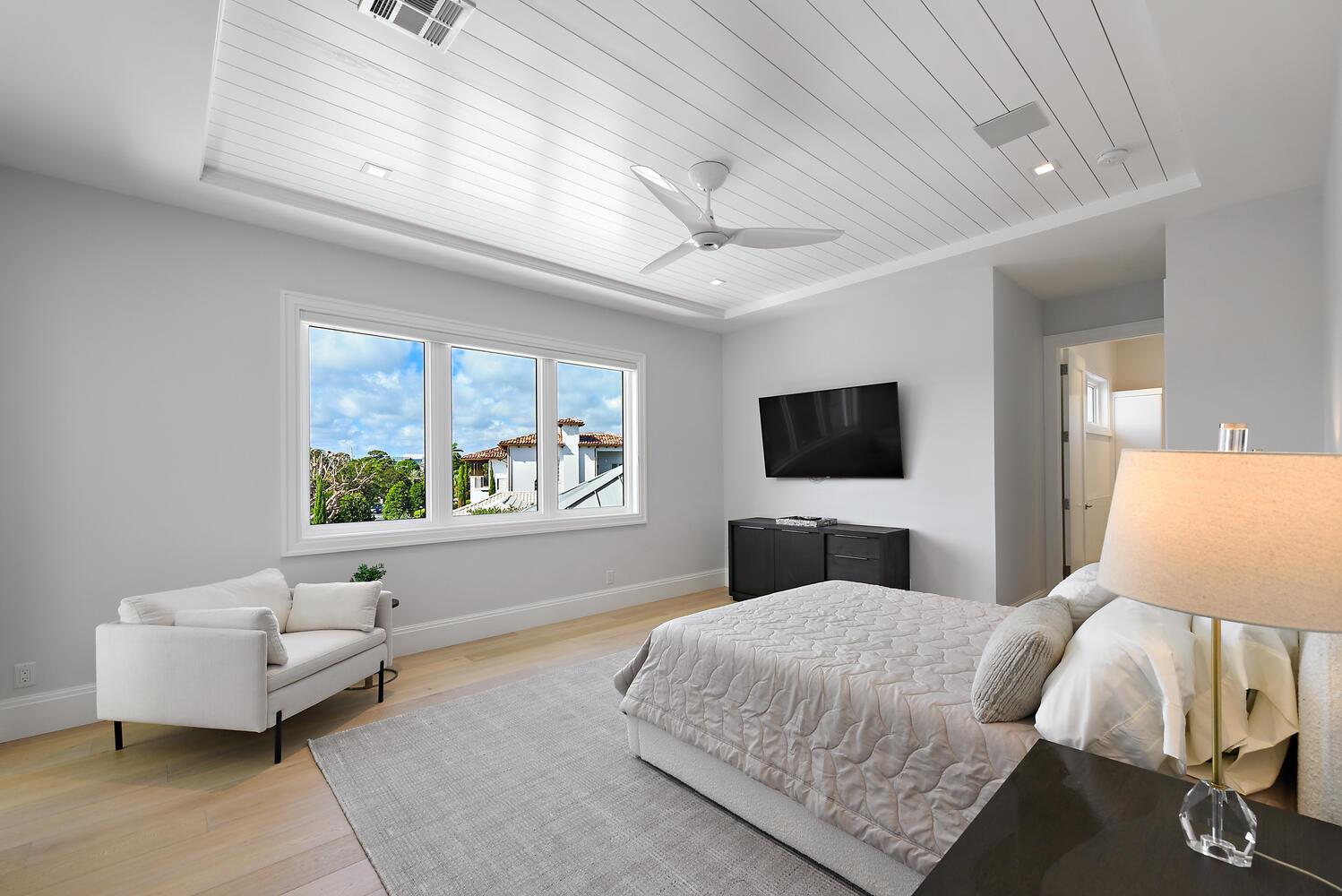 551 NE Waterway Lane