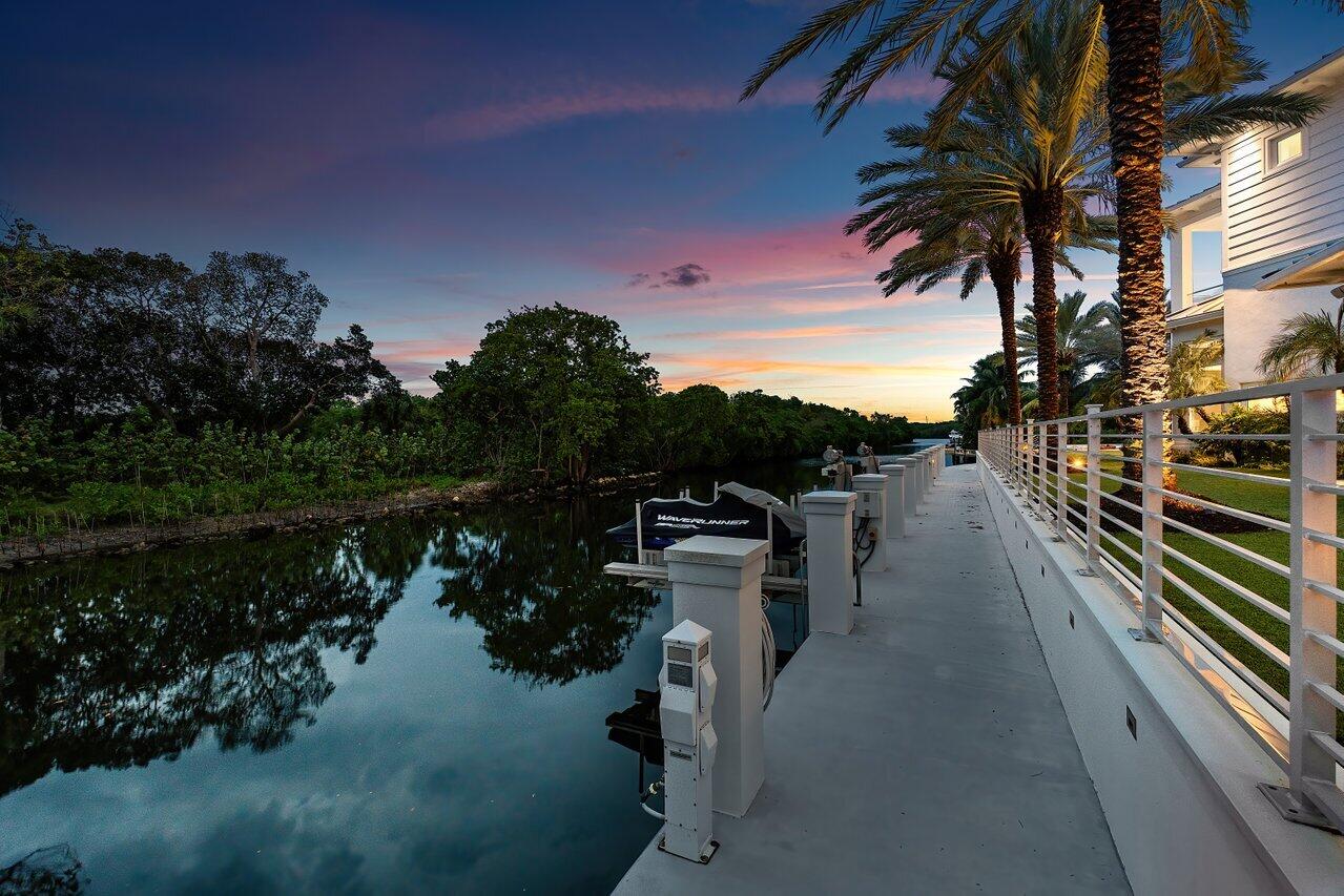 551 NE Waterway Lane