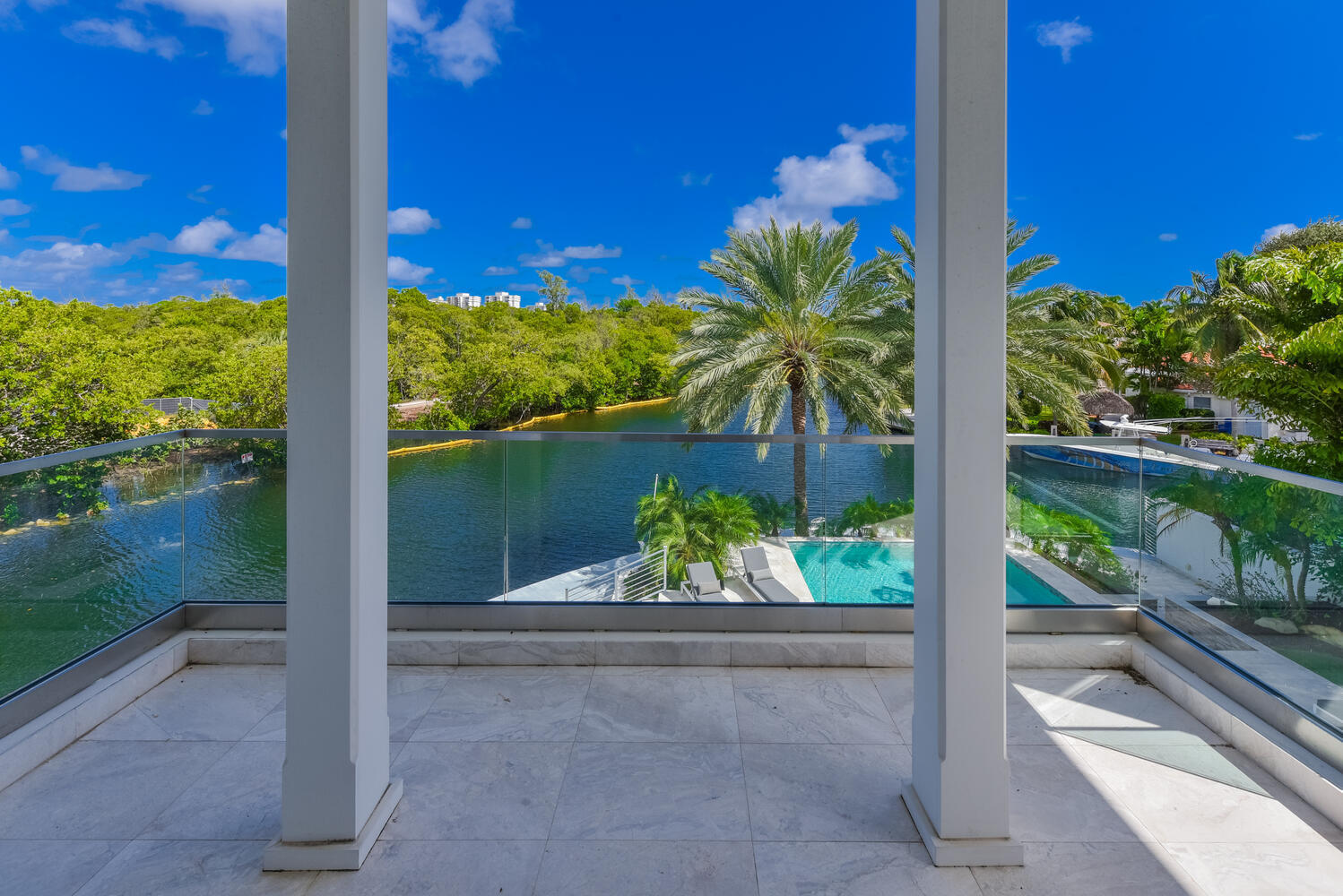 551 NE Waterway Lane