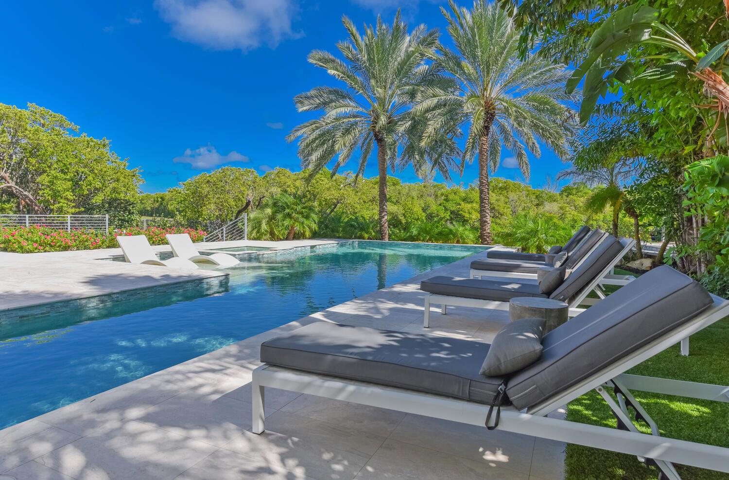 551 NE Waterway Lane