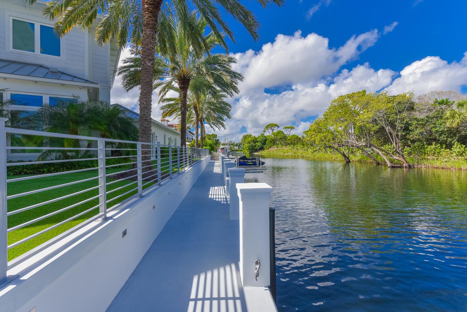 551 NE Waterway Lane