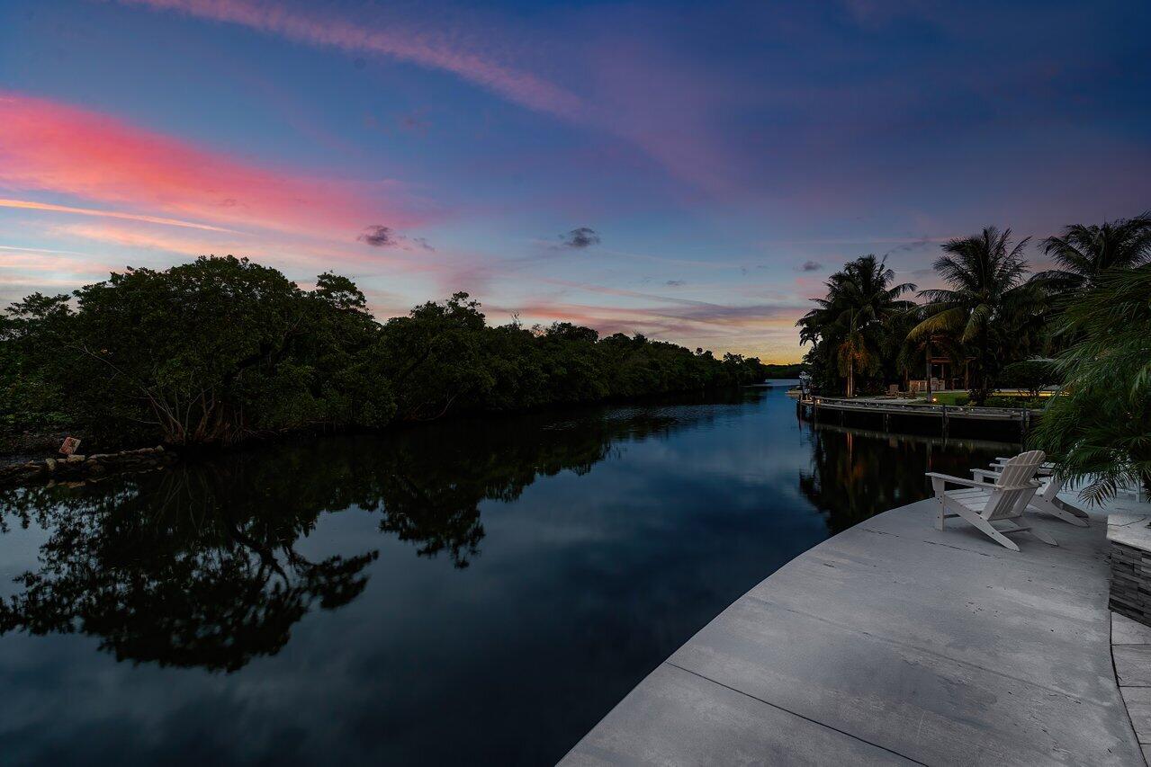 551 NE Waterway Lane