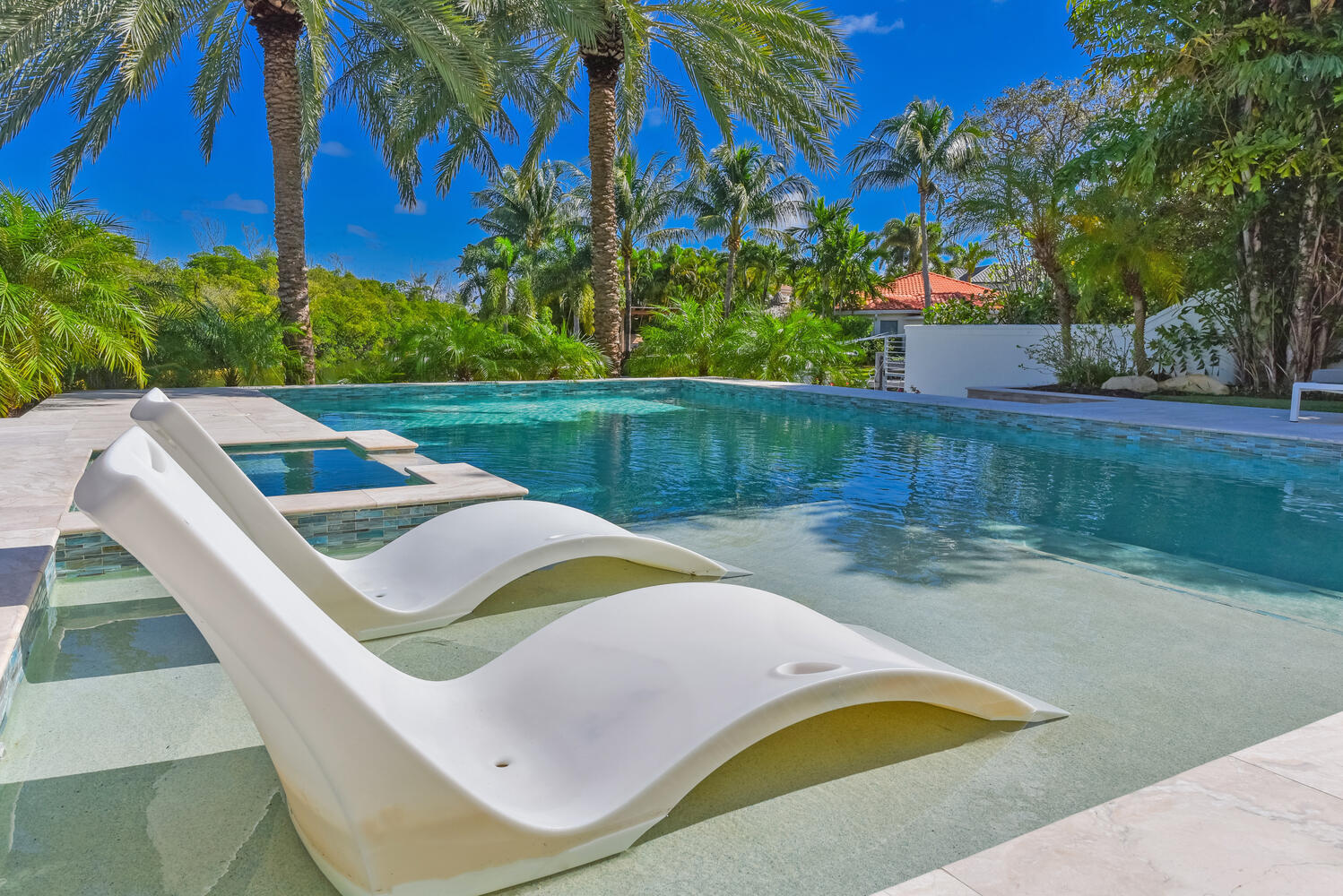 551 NE Waterway Lane