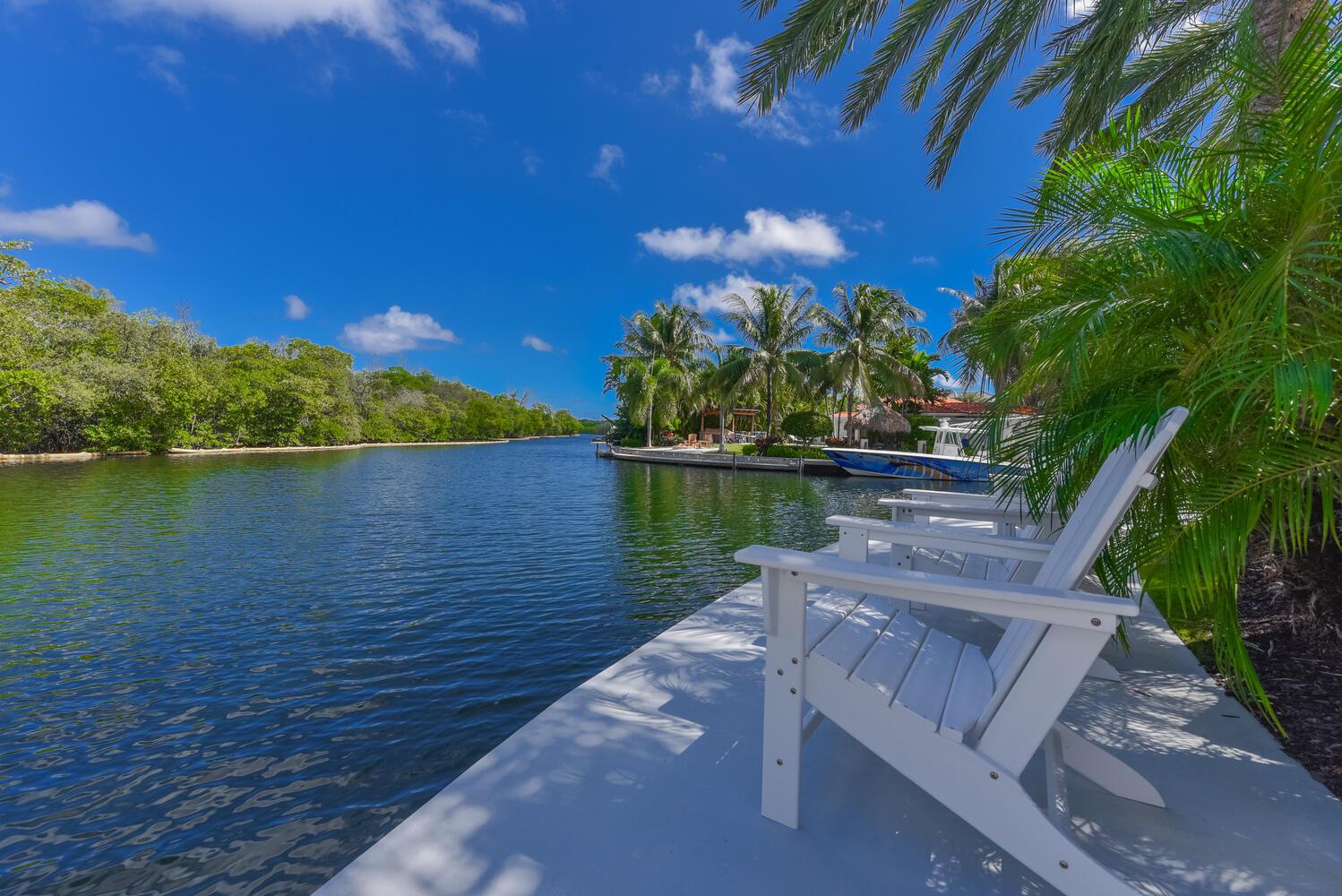 551 NE Waterway Lane