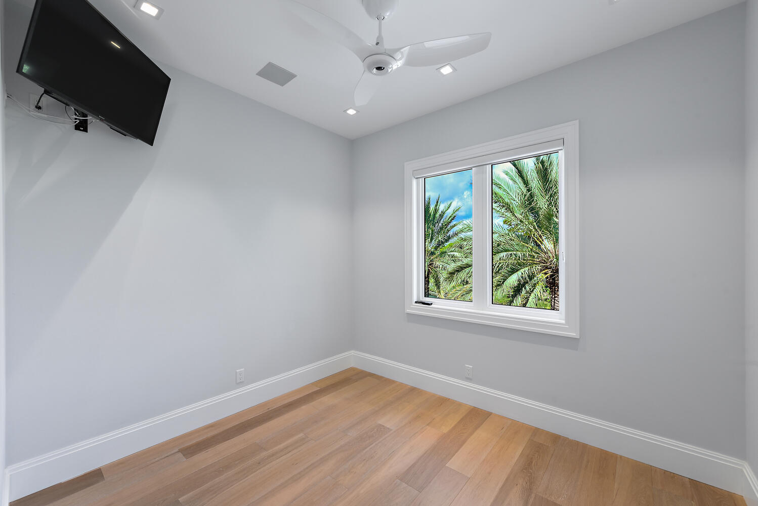 551 NE Waterway Lane