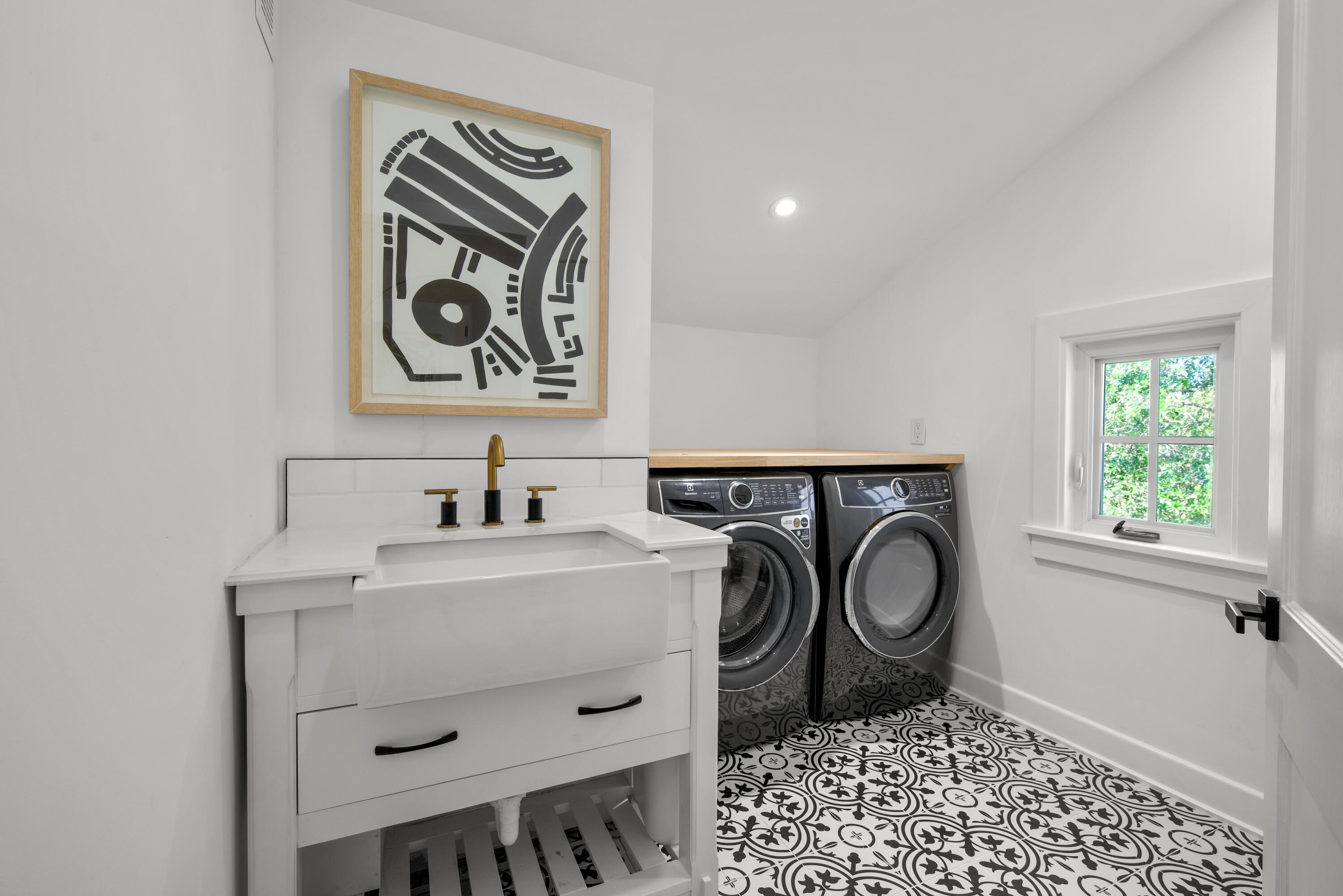 516 N Swinton Avenue