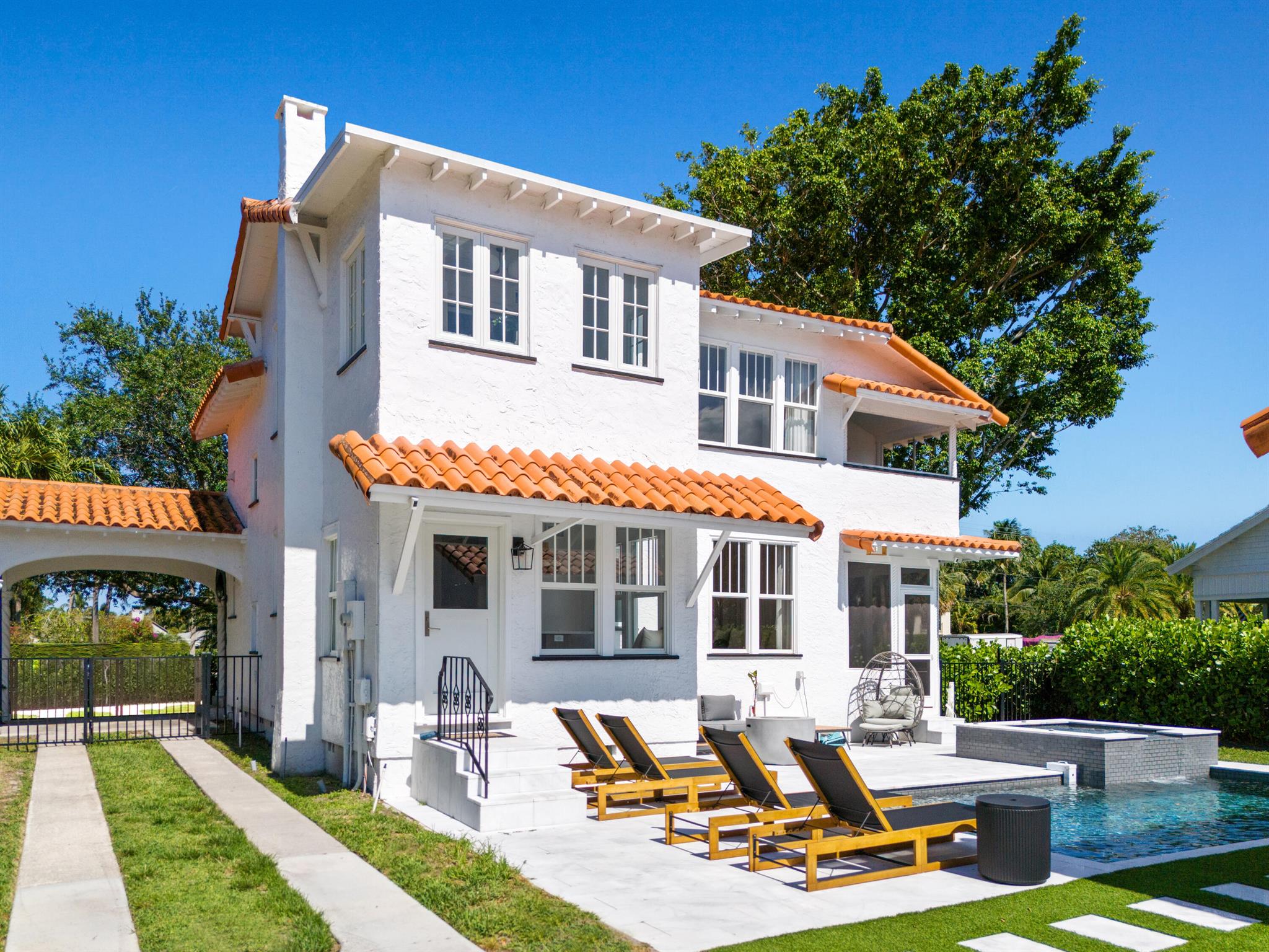 516 N Swinton Avenue