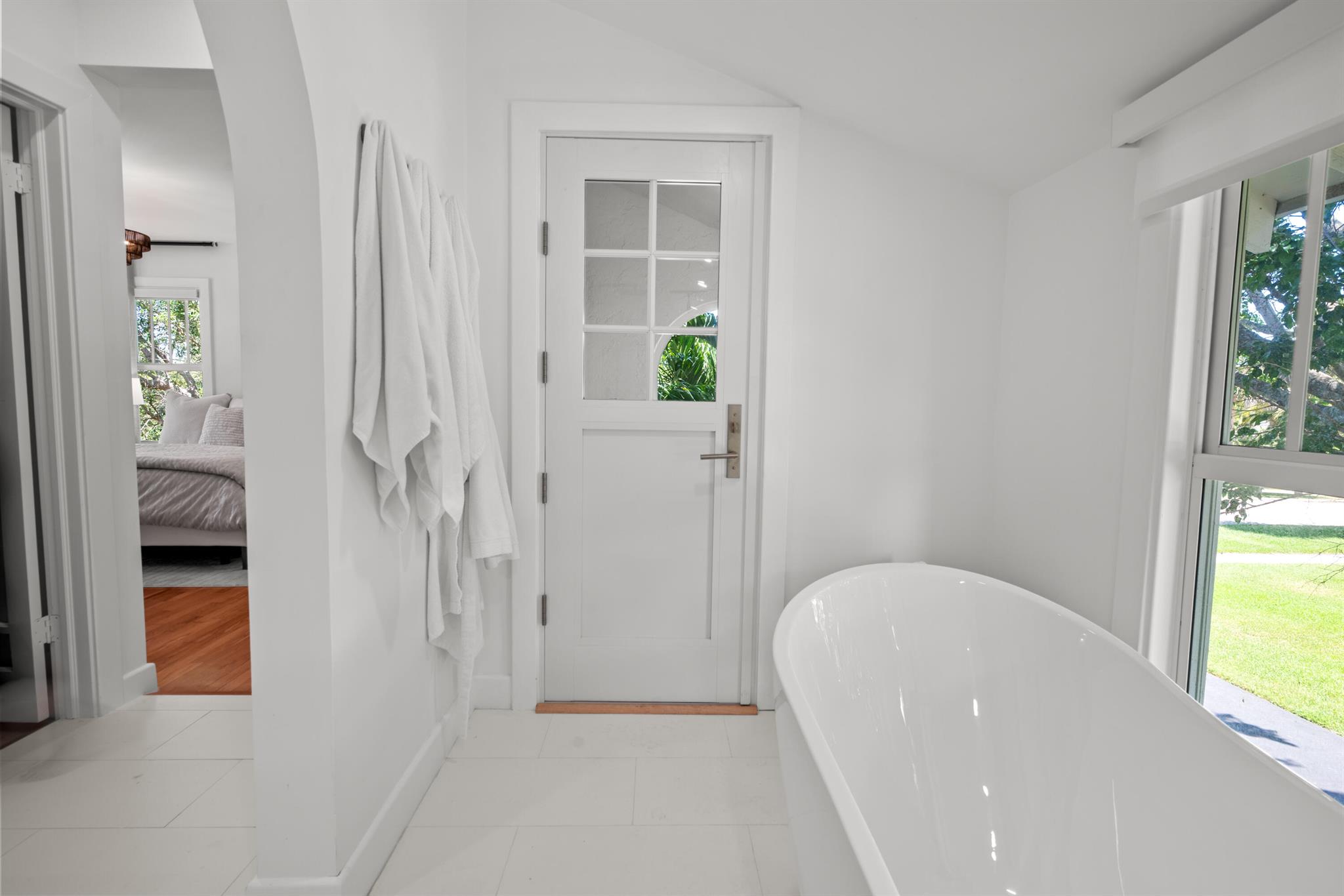 516 N Swinton Avenue