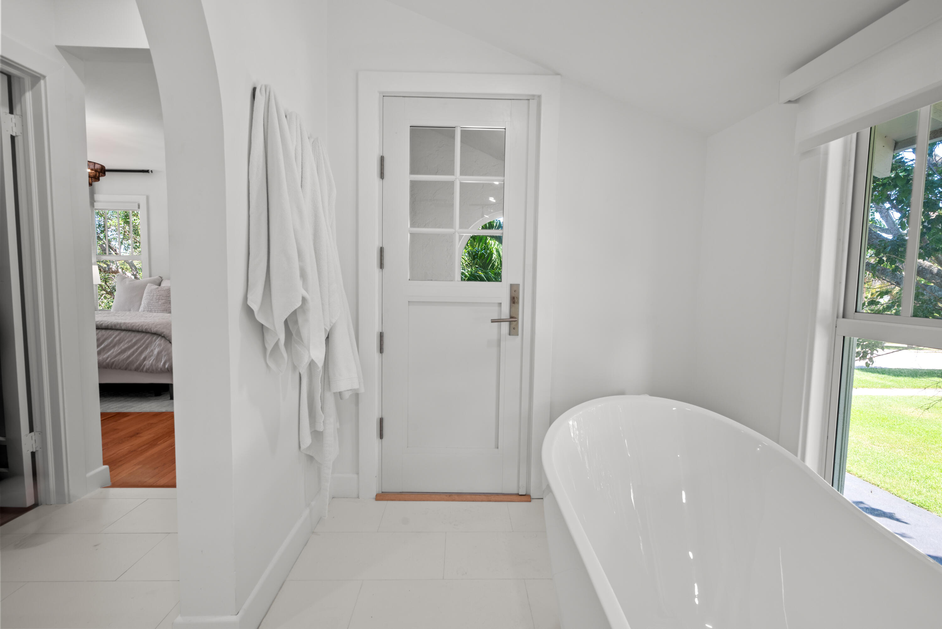 516 N Swinton Avenue