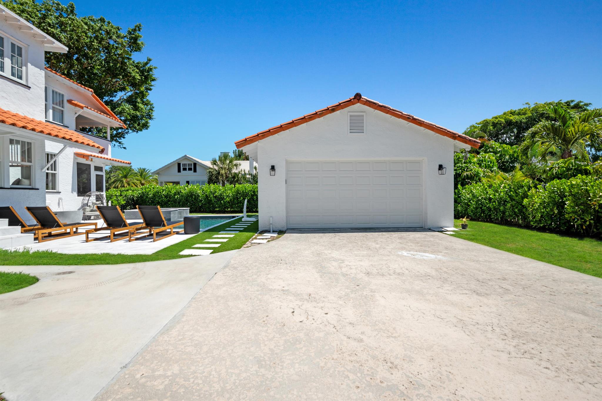 516 N Swinton Avenue