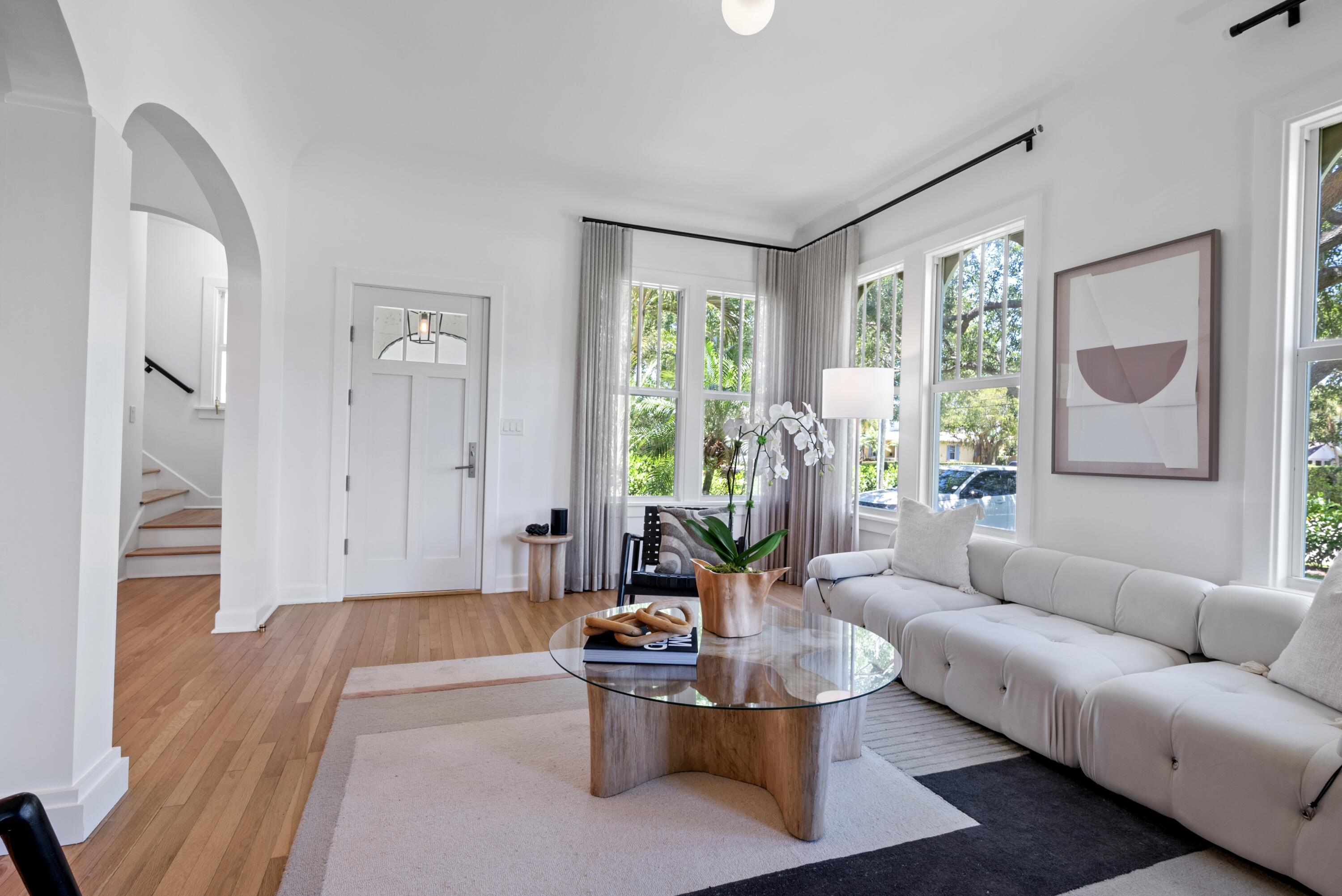 516 N Swinton Avenue