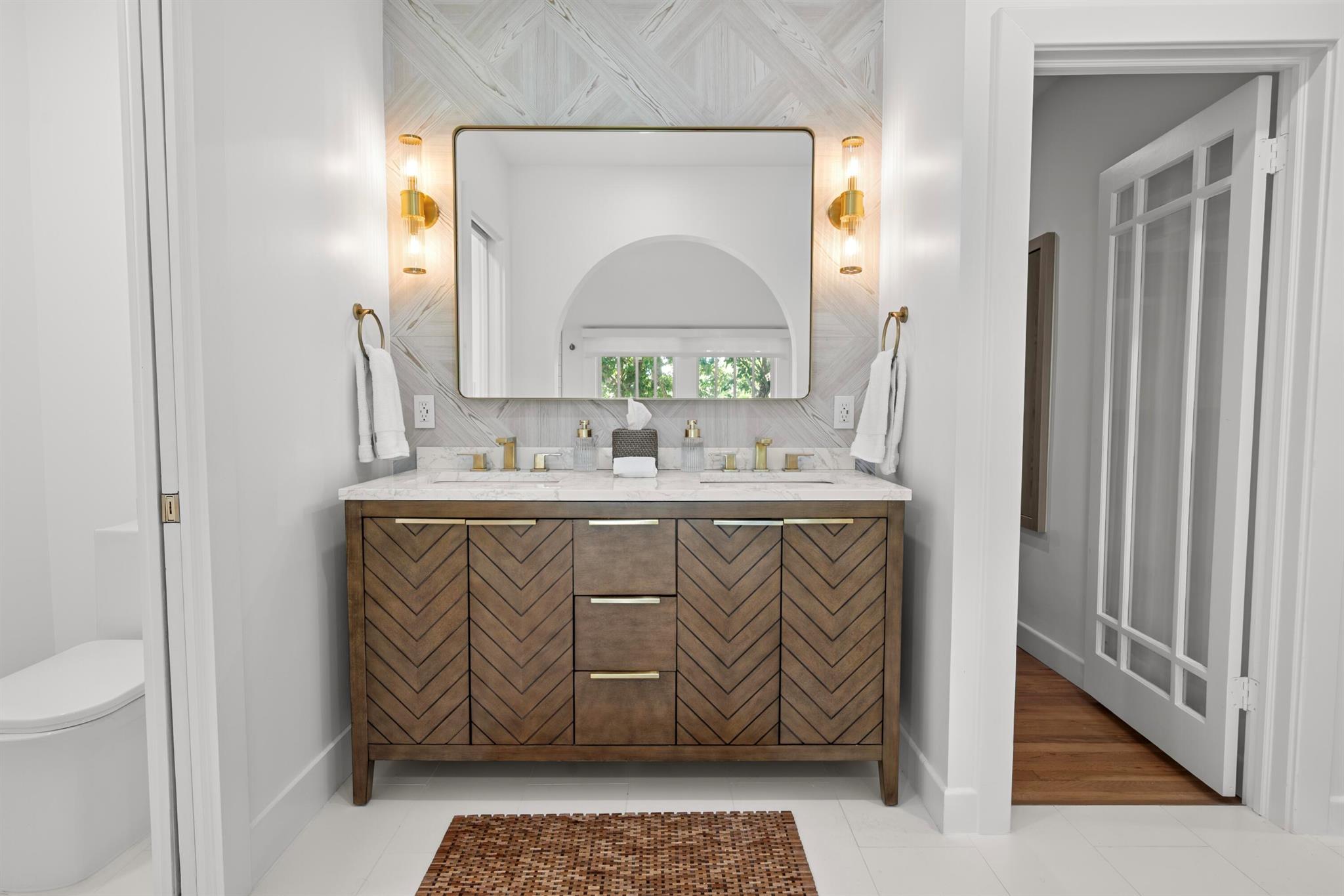 516 N Swinton Avenue