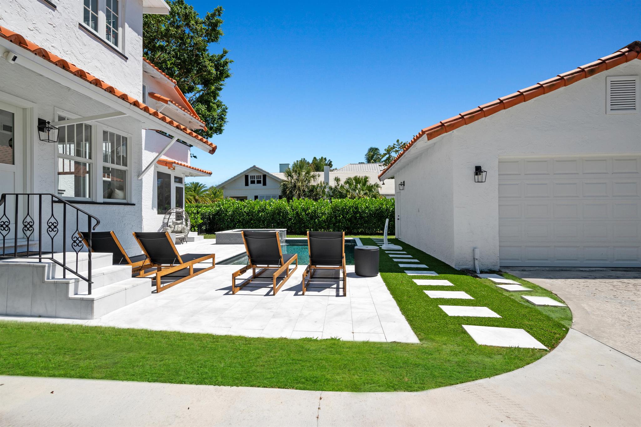 516 N Swinton Avenue