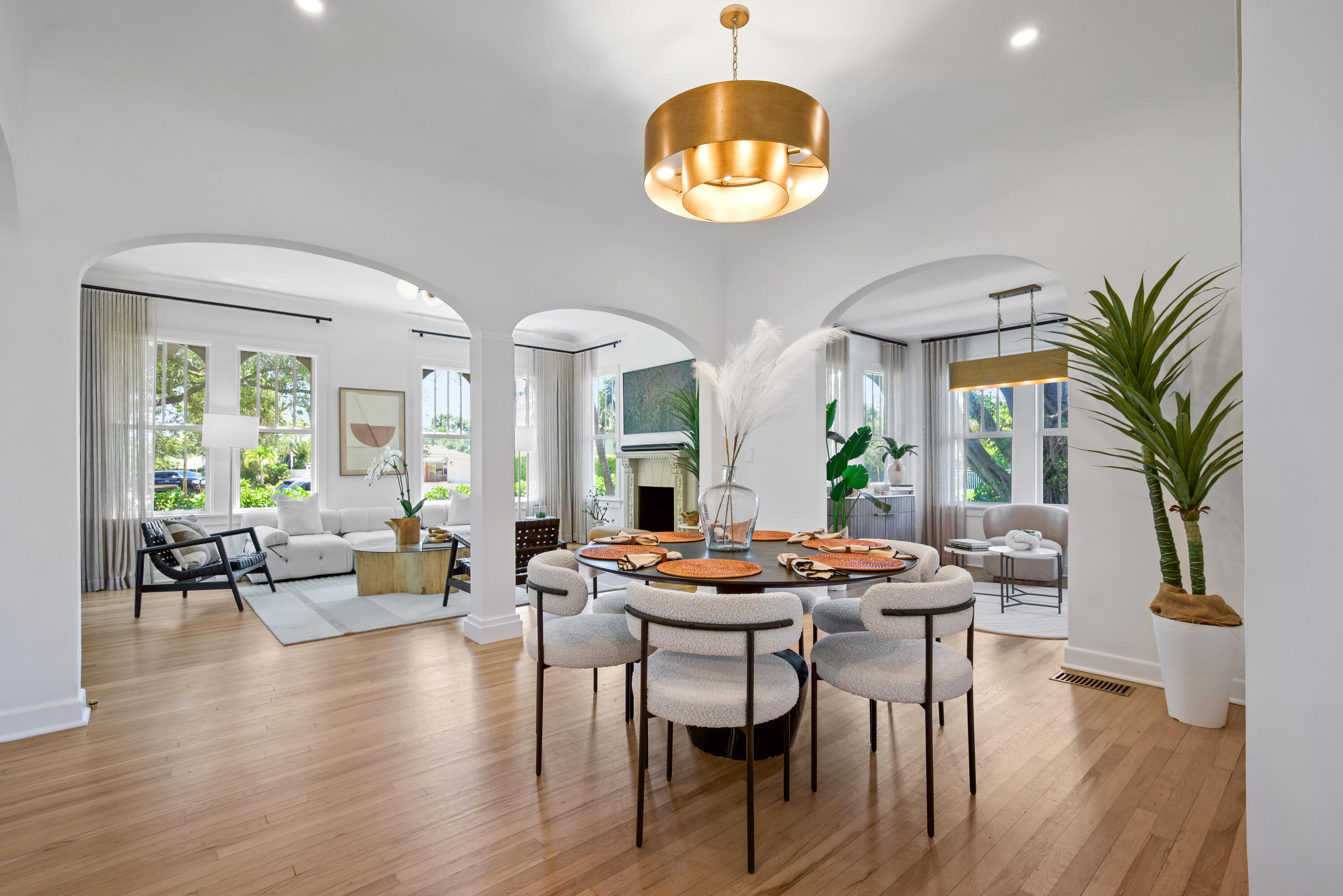 516 N Swinton Avenue