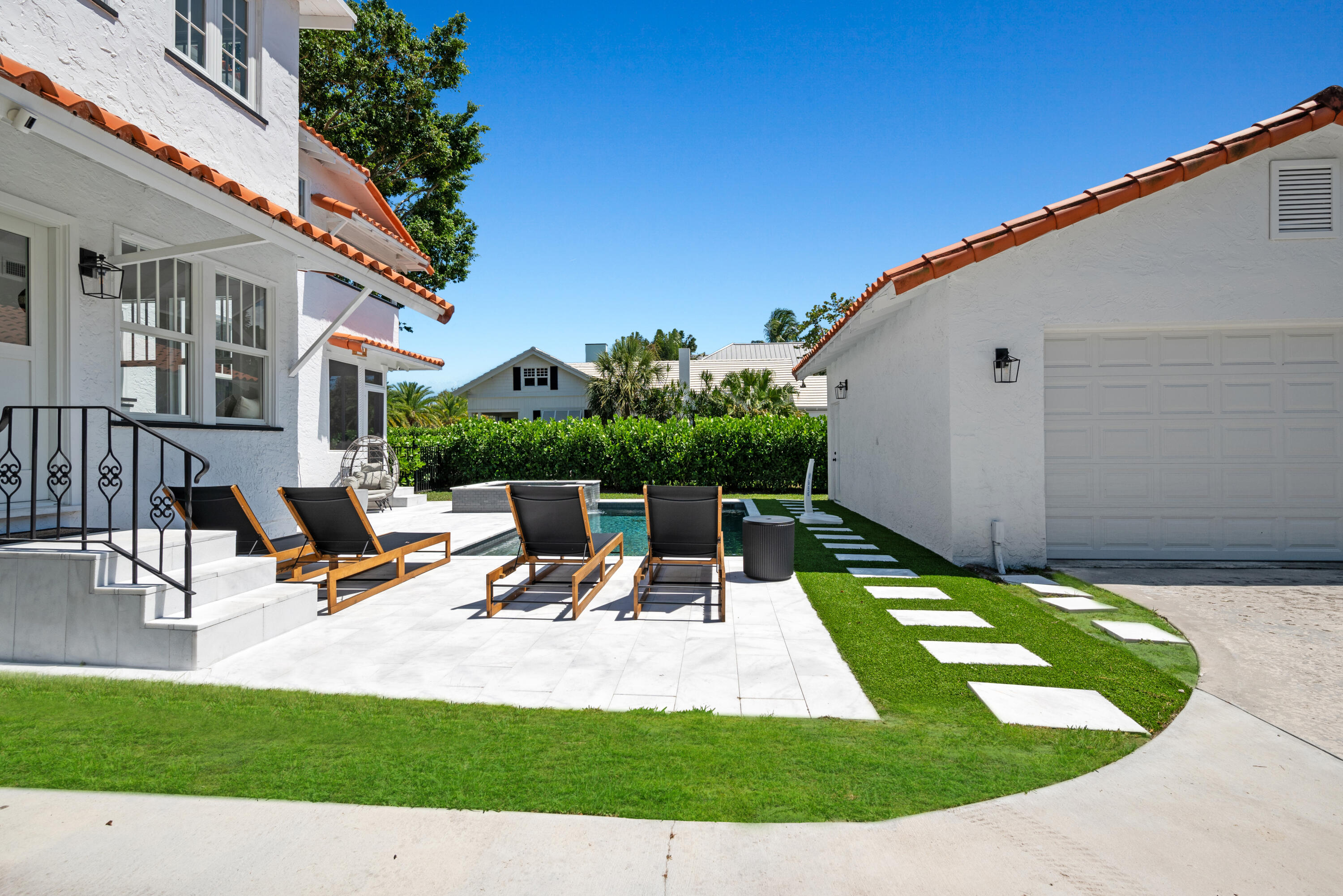 516 N Swinton Avenue