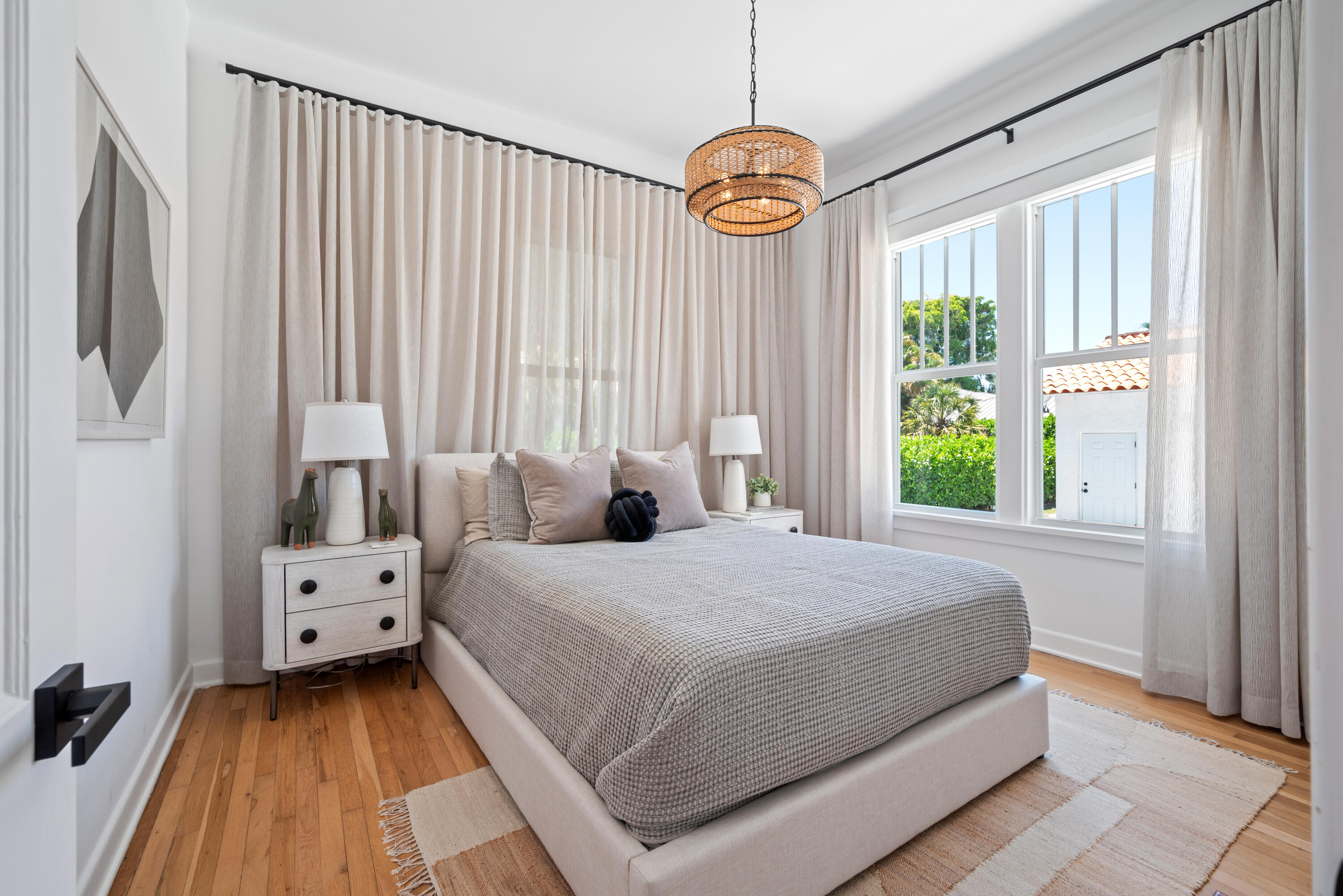 516 N Swinton Avenue