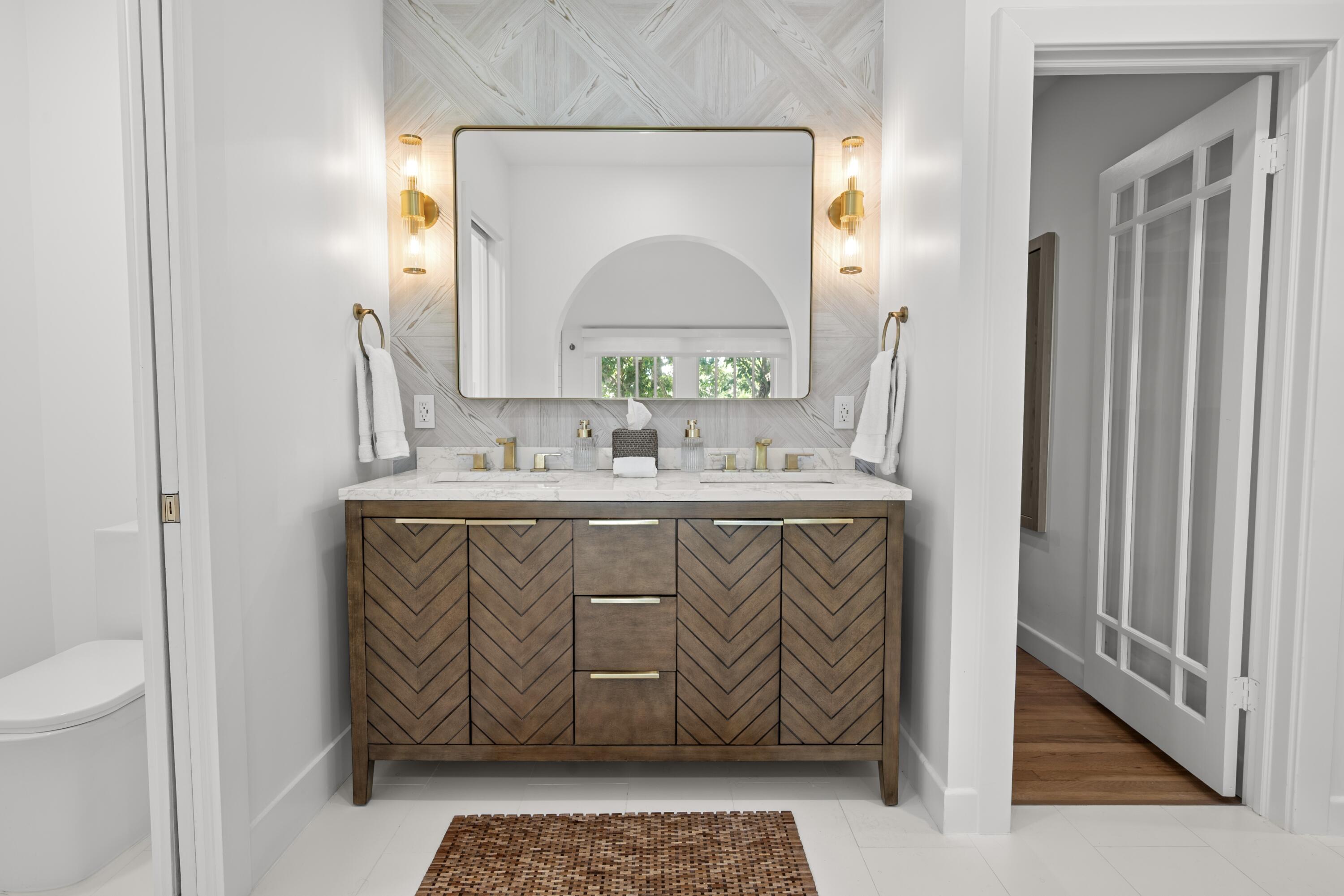 516 N Swinton Avenue