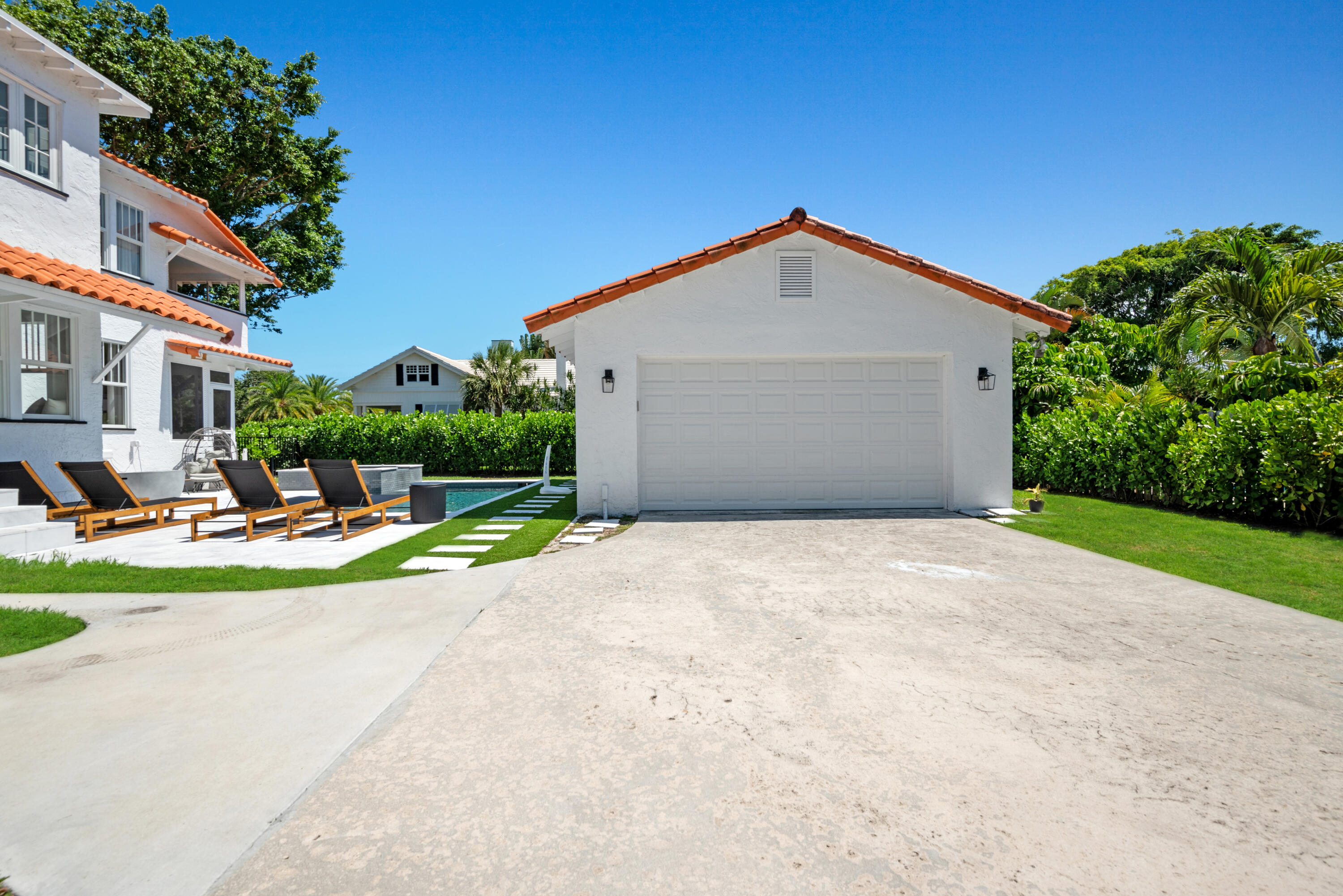 516 N Swinton Avenue