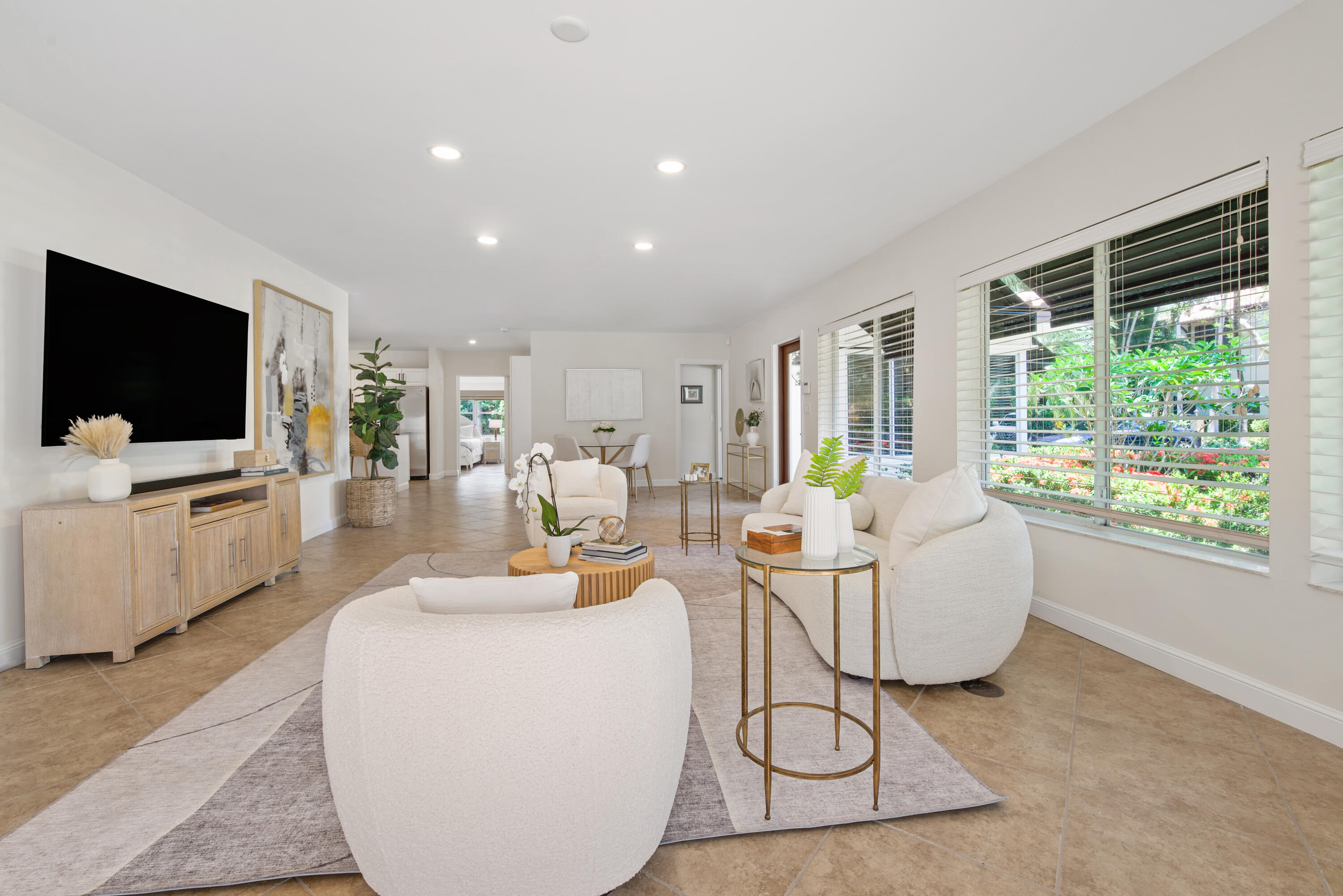 330 SE 7th Avenue