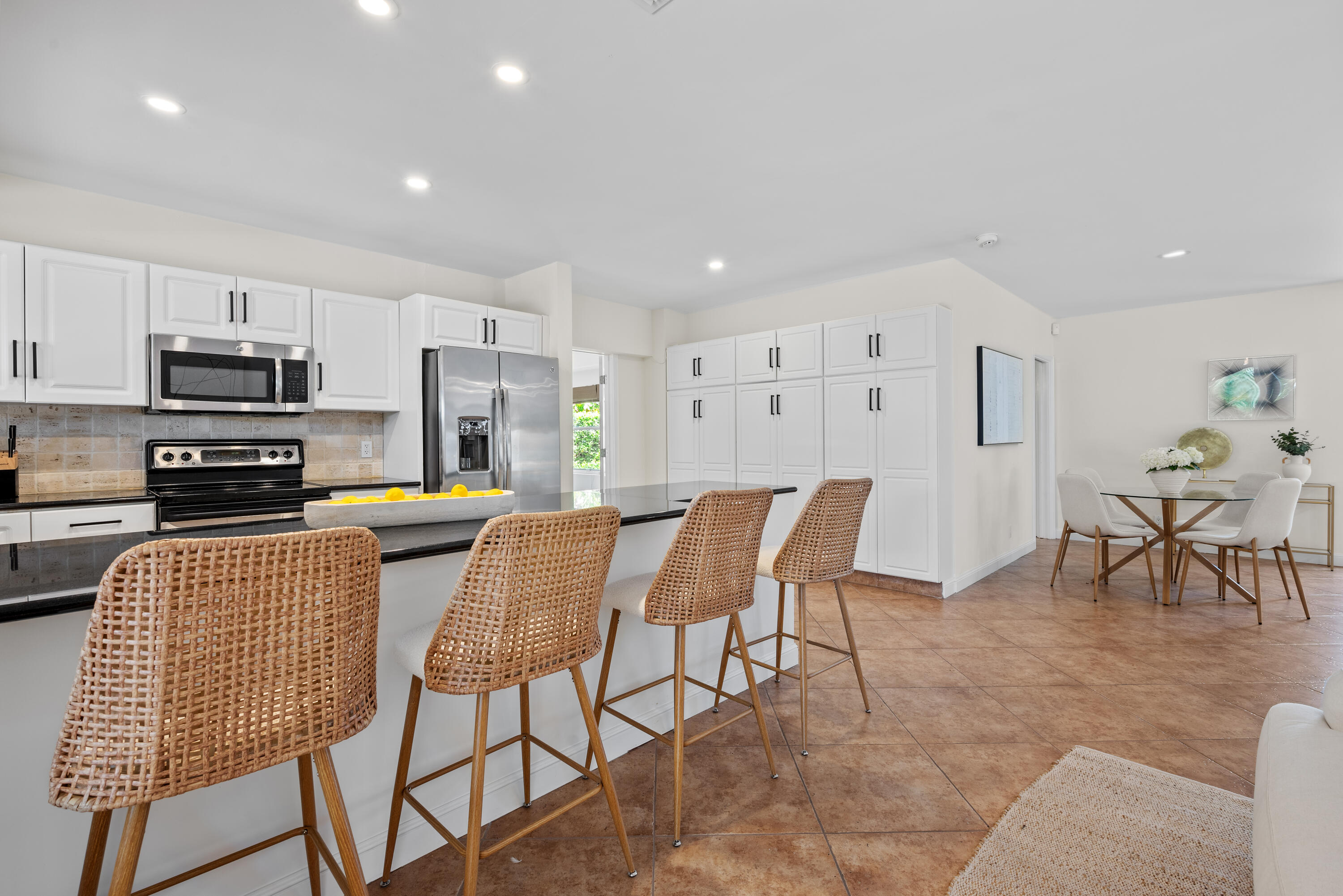 330 SE 7th Avenue