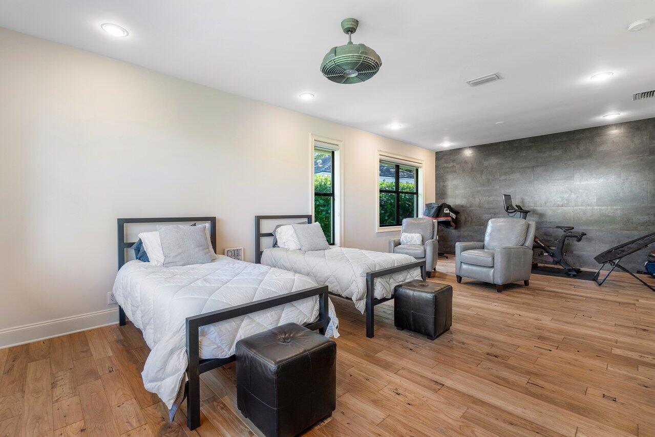 5734 Paddington Way