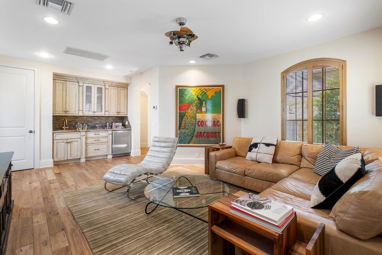 5734 Paddington Way