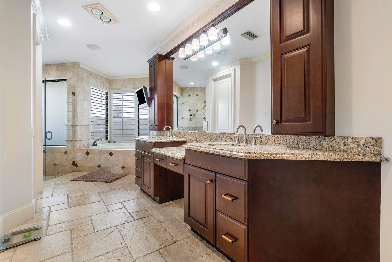 5734 Paddington Way