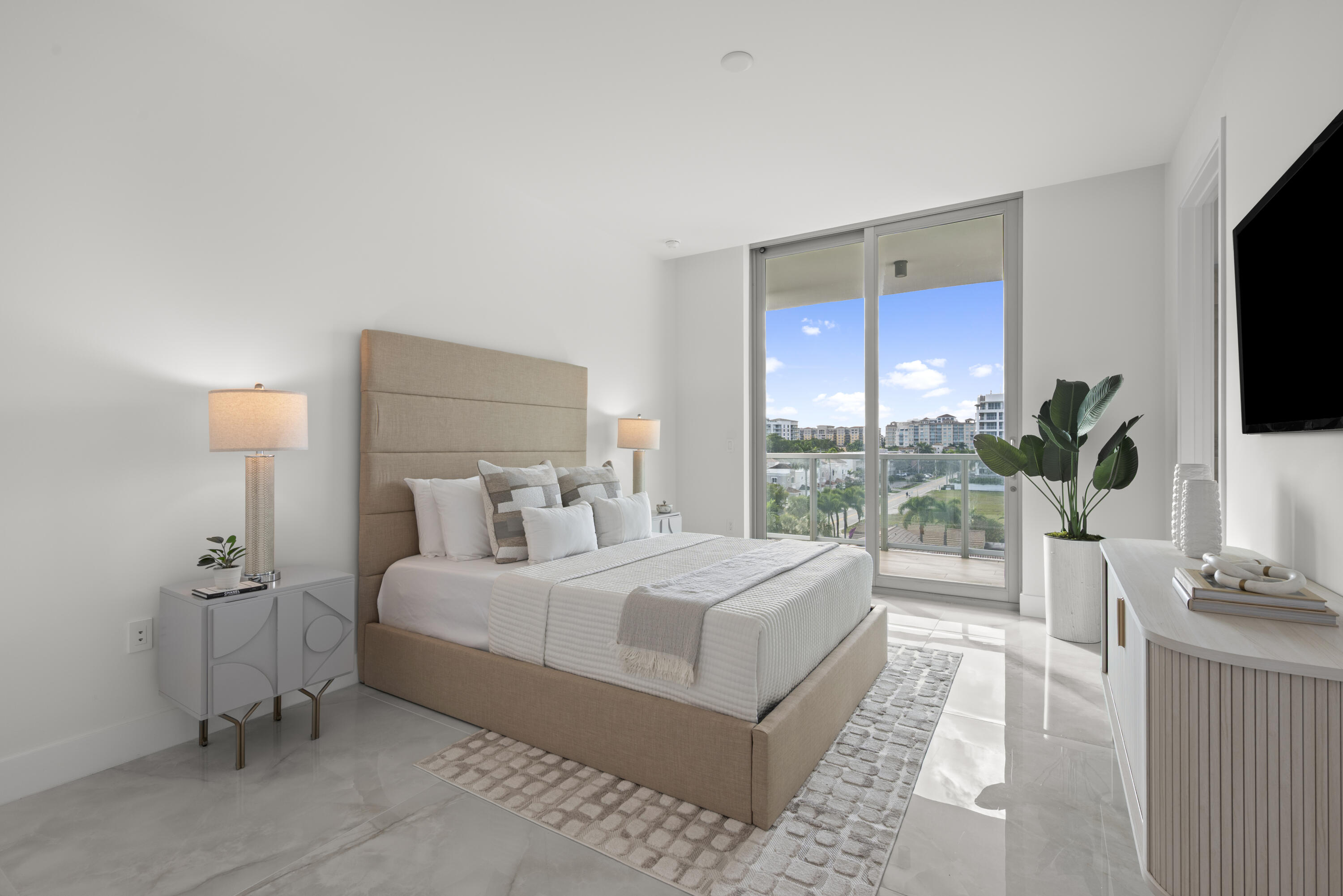 475 E Royal Palm Road 506